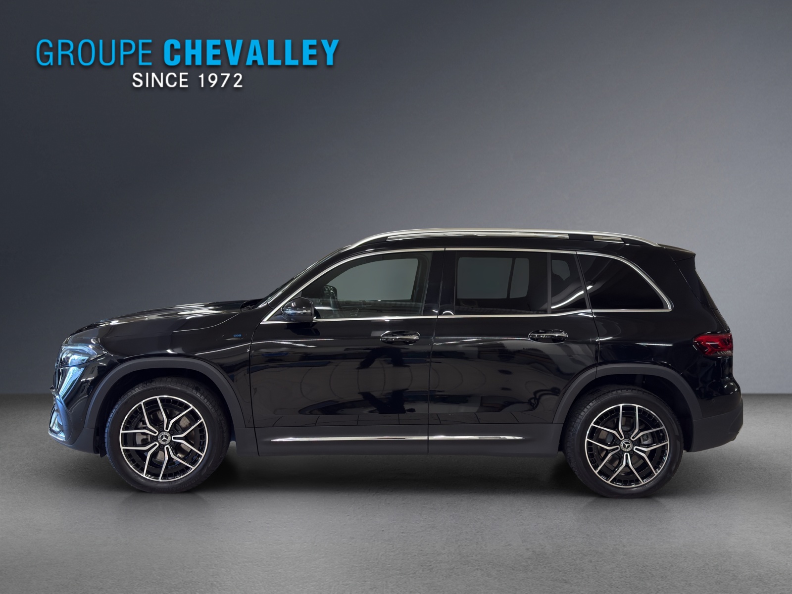 MERCEDES-BENZ EQB 300 4M-showroom-element-1