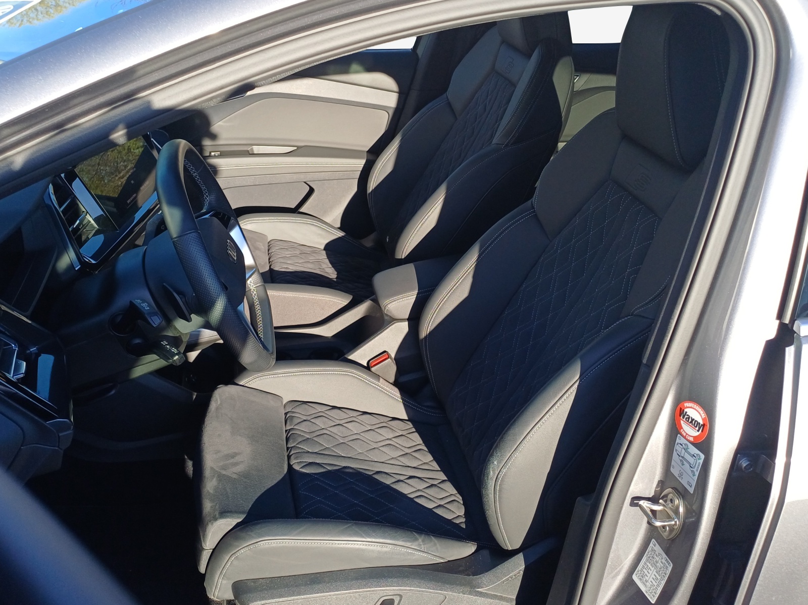 AUDI Q4 e-tron 50 quattro-image-8