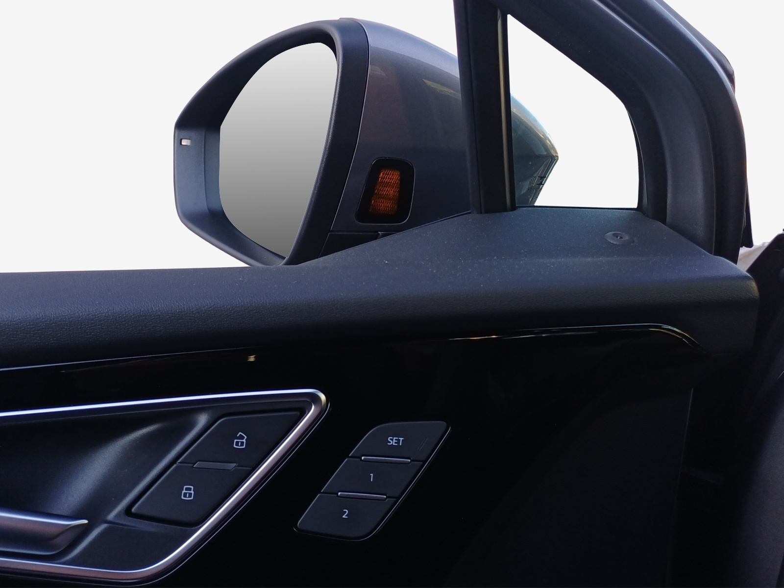 AUDI Q4 e-tron 50 quattro-image-14