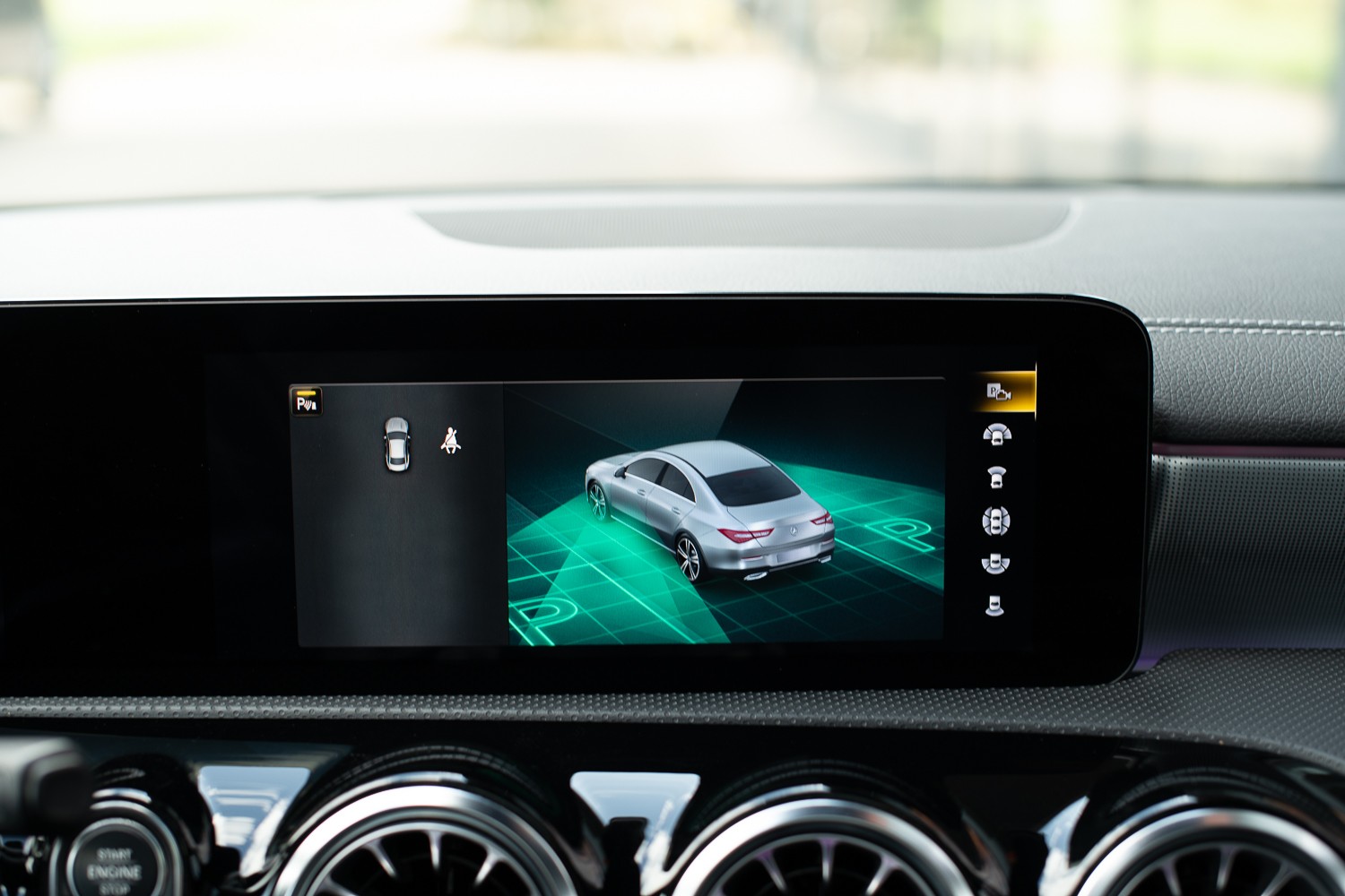 MERCEDES-BENZ CLA 250 AMG Line 4Matic-image-17