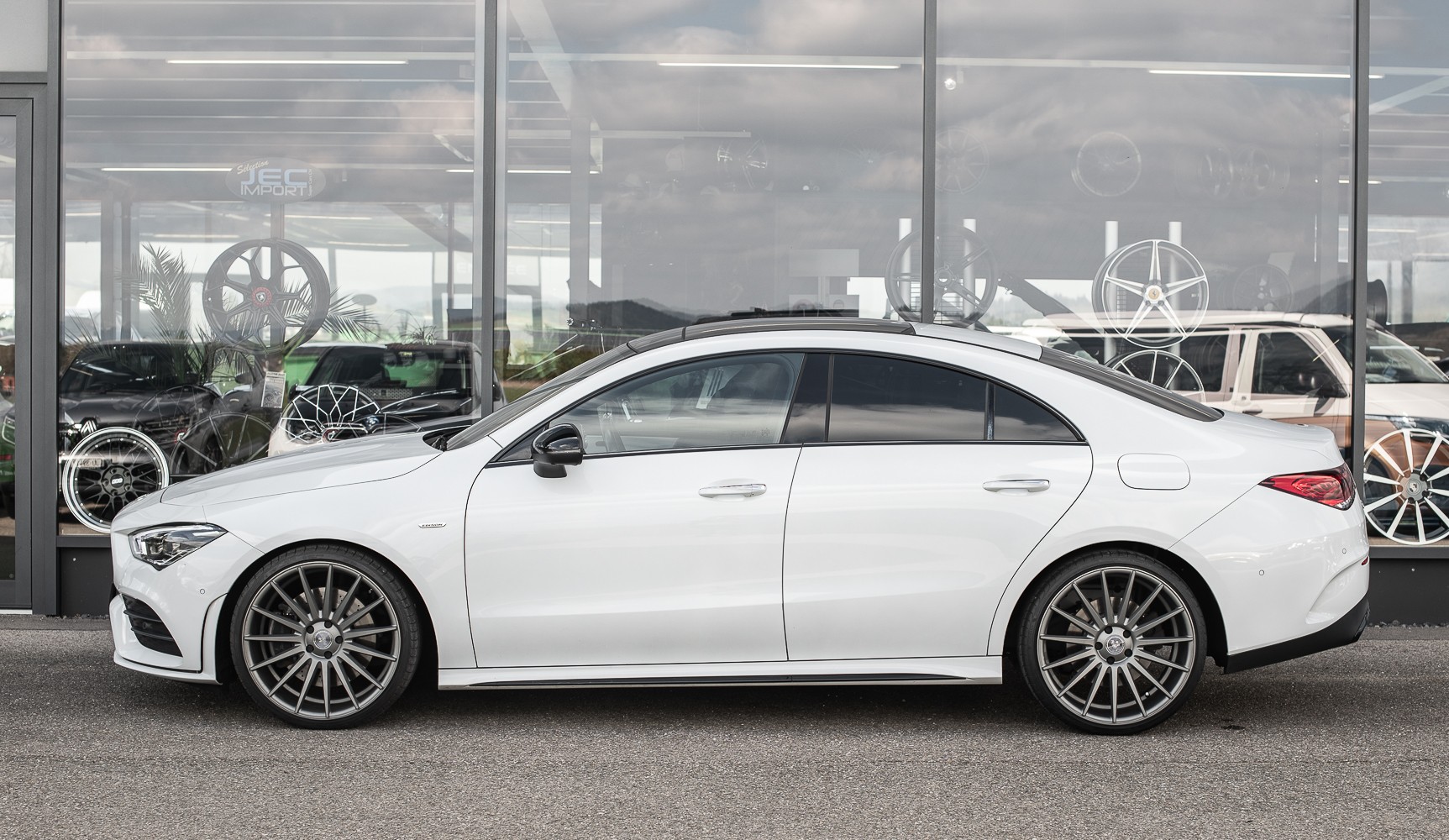 MERCEDES-BENZ CLA 250 AMG Line 4Matic-image-0