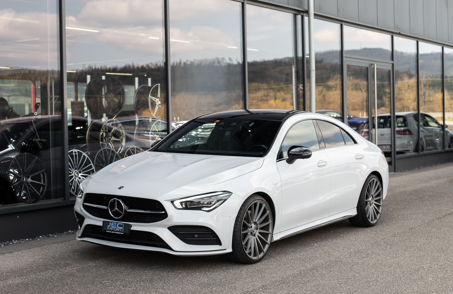 MERCEDES-BENZ CLA 250 AMG Line 4Matic-image-1