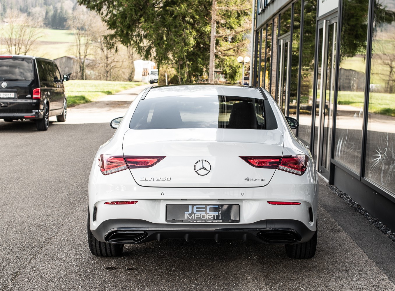 MERCEDES-BENZ CLA 250 AMG Line 4Matic-image-4
