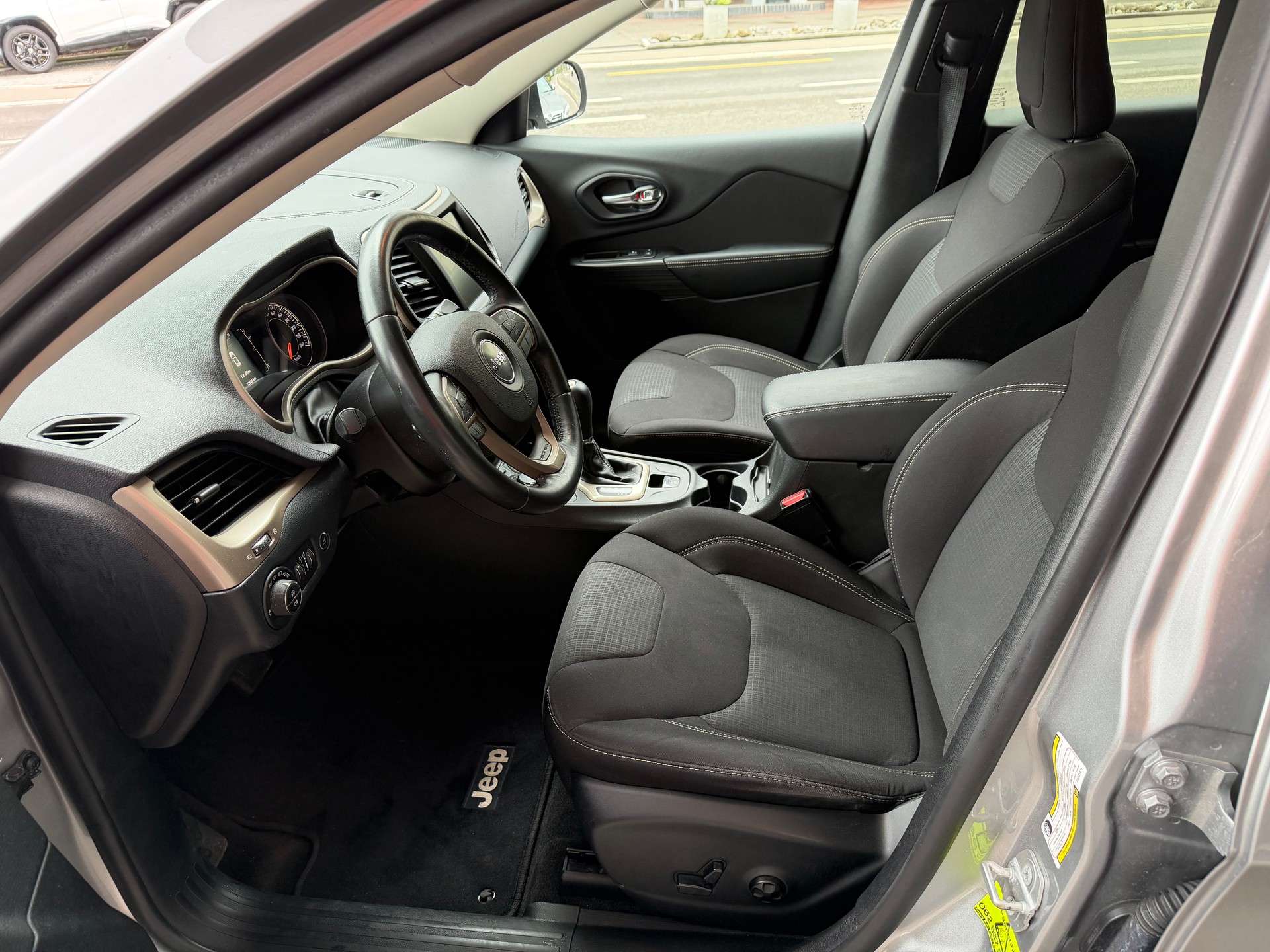 JEEP Cherokee 2.0TD Limited AWD 9ATX-image-6