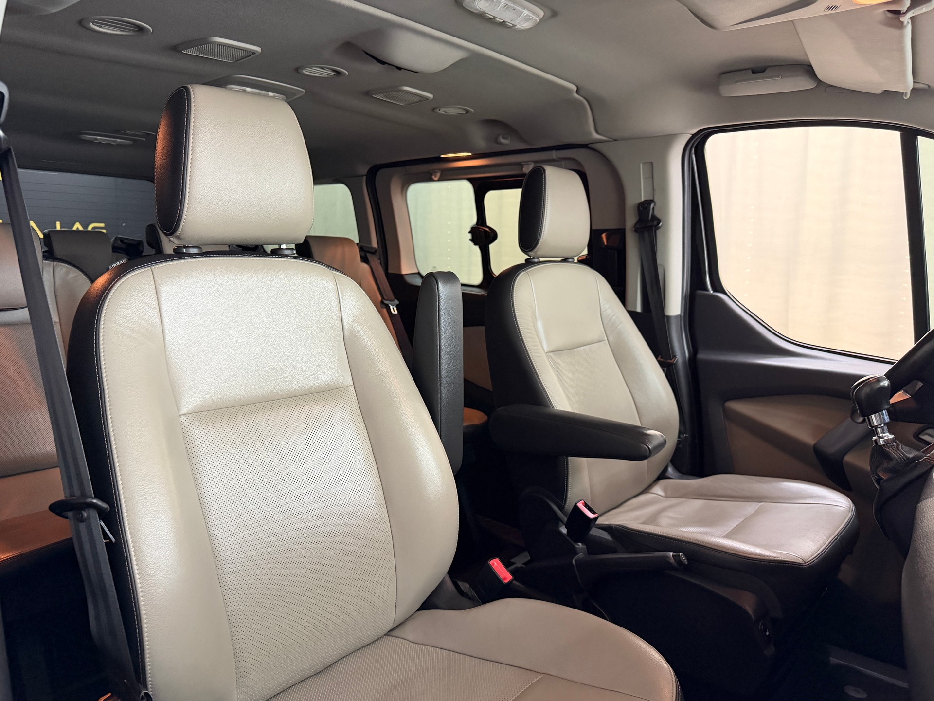 FORD Tourneo Custom 310 L1H1 Titanium-image-12