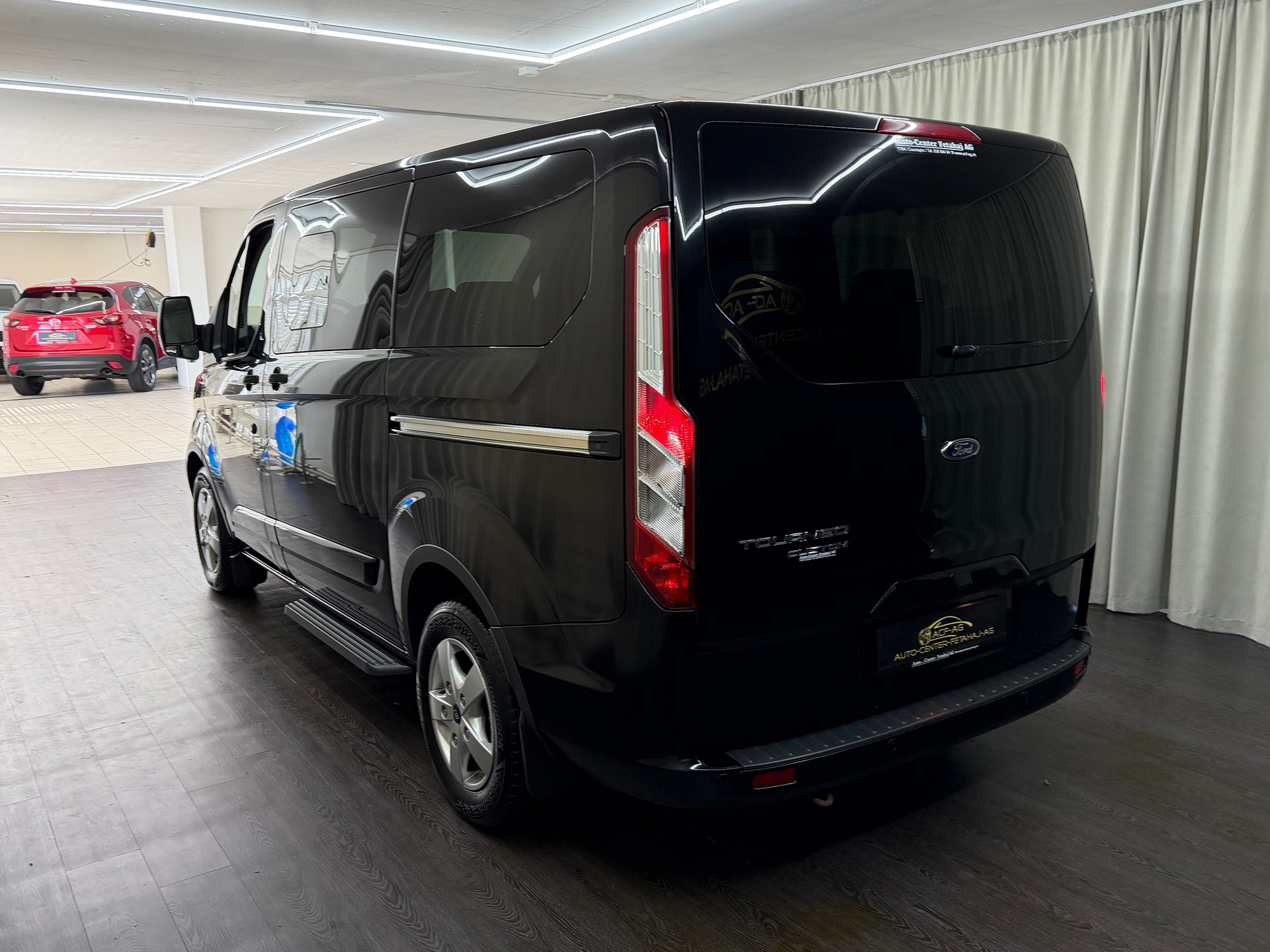 FORD Tourneo Custom 310 L1H1 Titanium-image-5