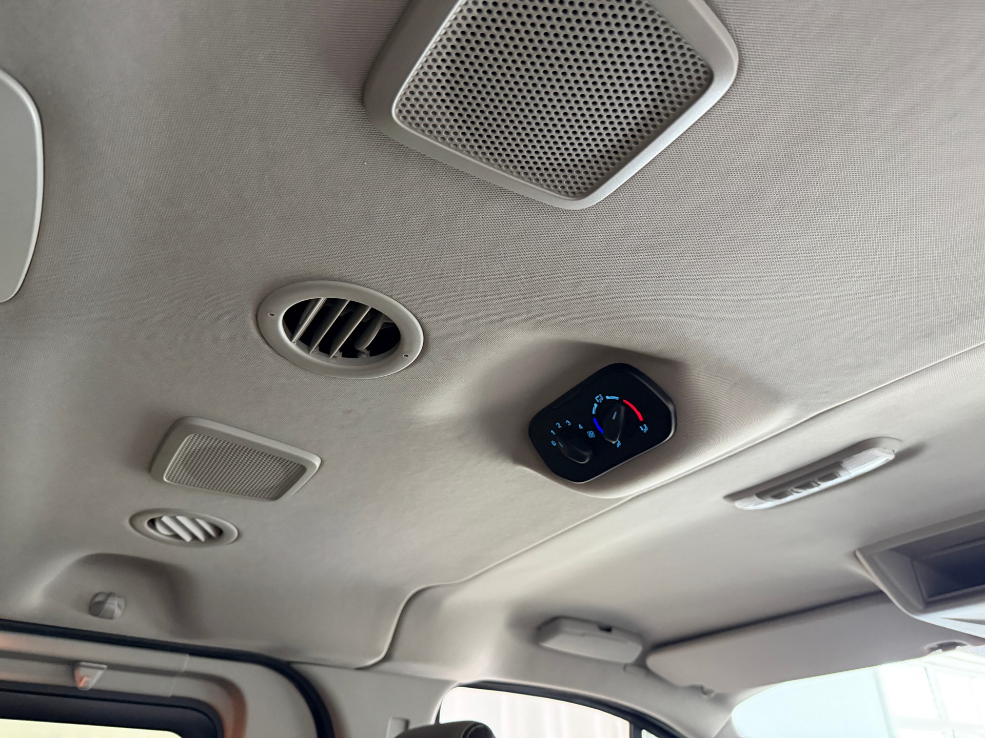 FORD Tourneo Custom 310 L1H1 Titanium-image-15