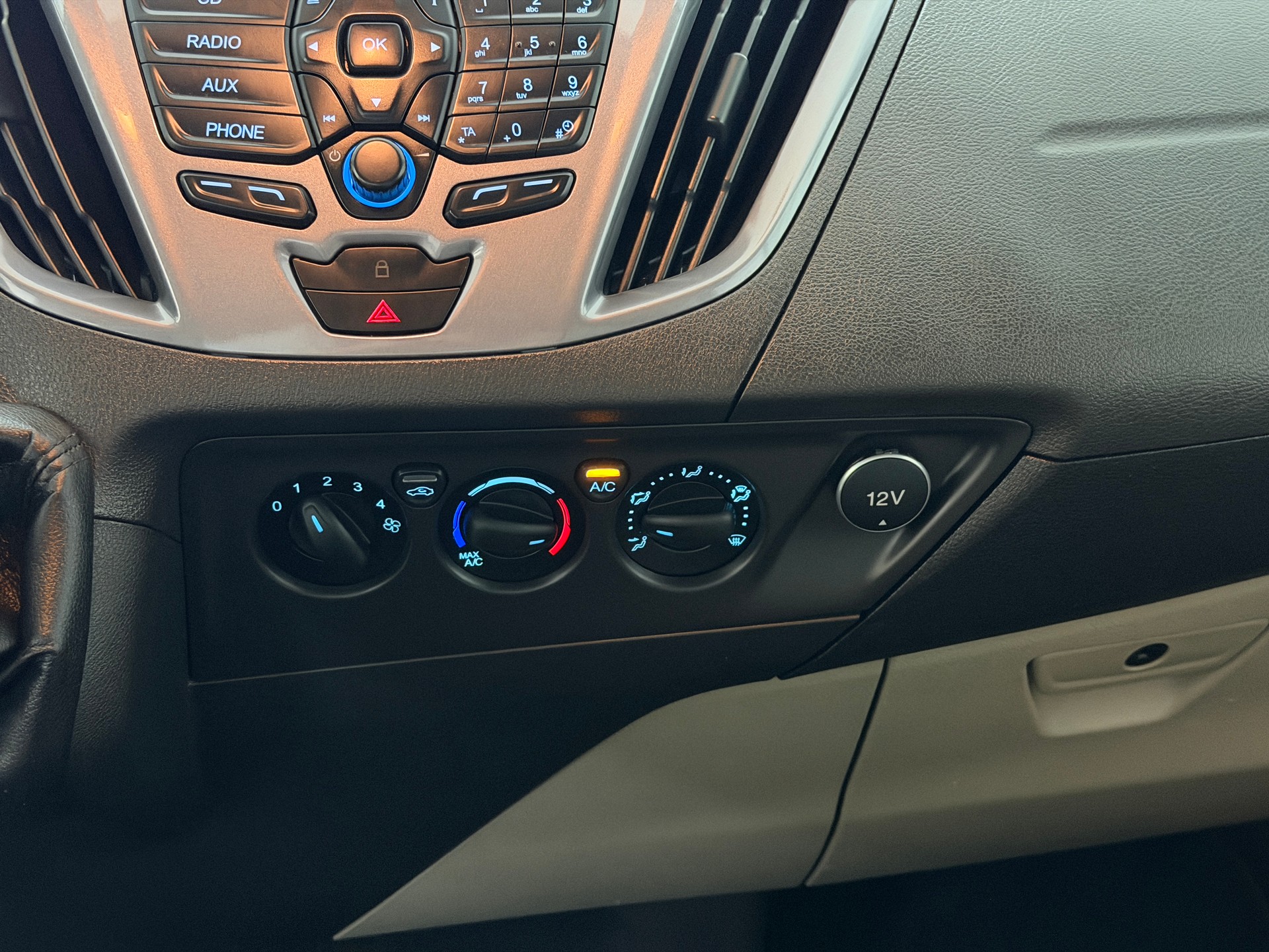 FORD Tourneo Custom 310 L1H1 Titanium-image-16