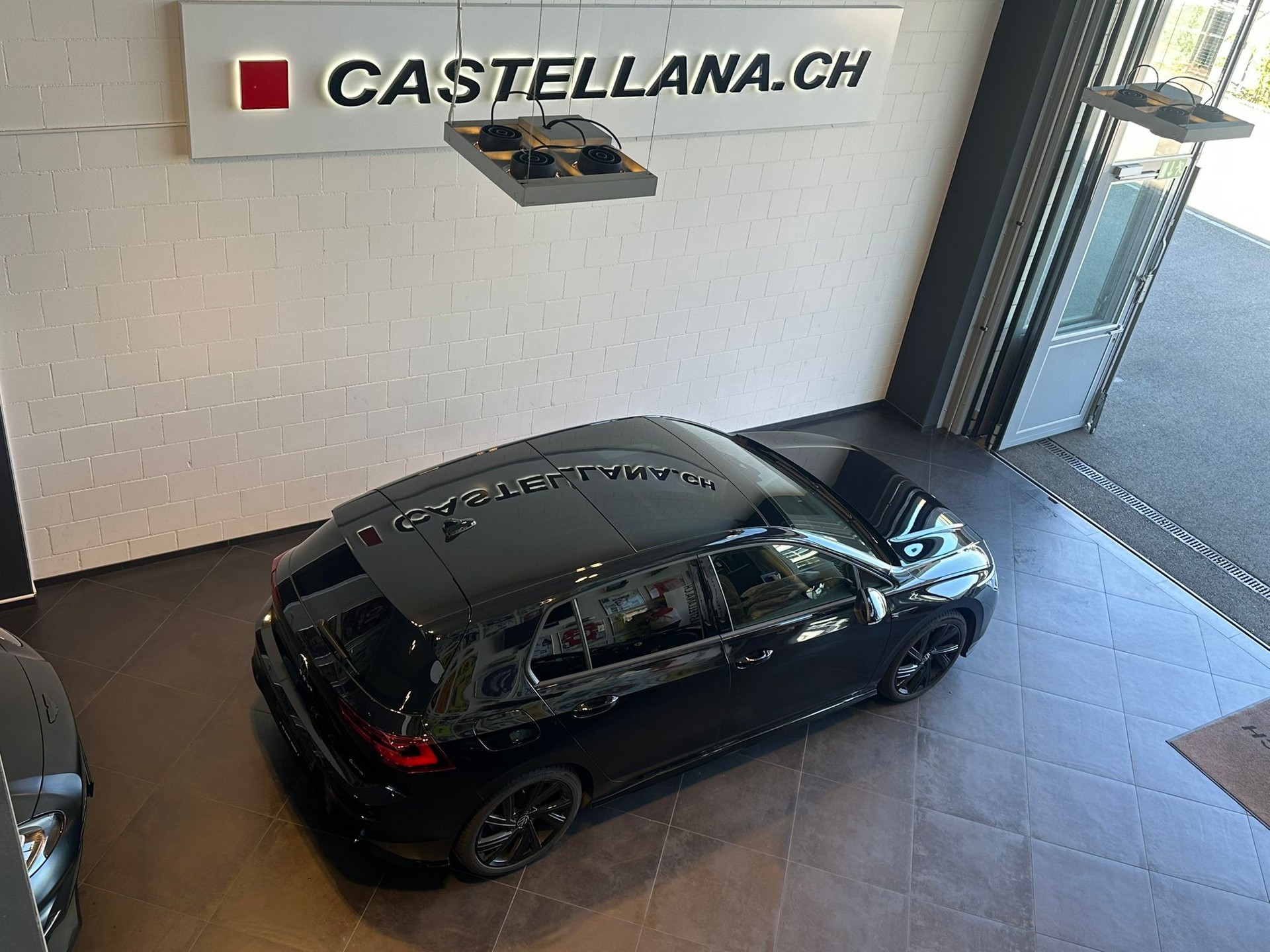 VW Golf 2.0 TSI R-Line DSG 4 Motion-image-5