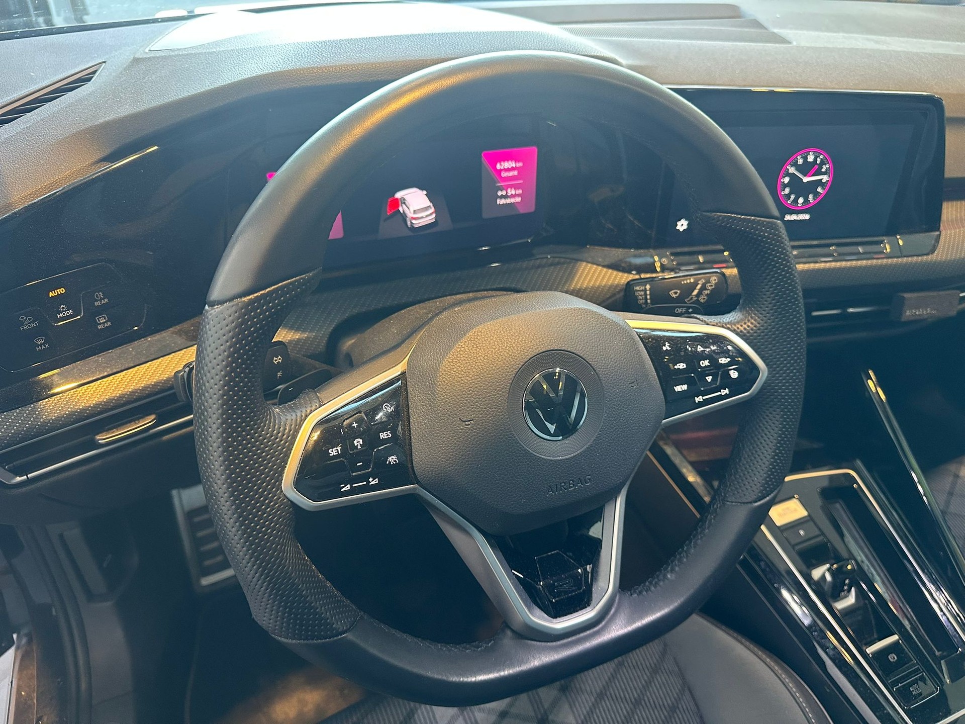 VW Golf 2.0 TSI R-Line DSG 4 Motion-image-13