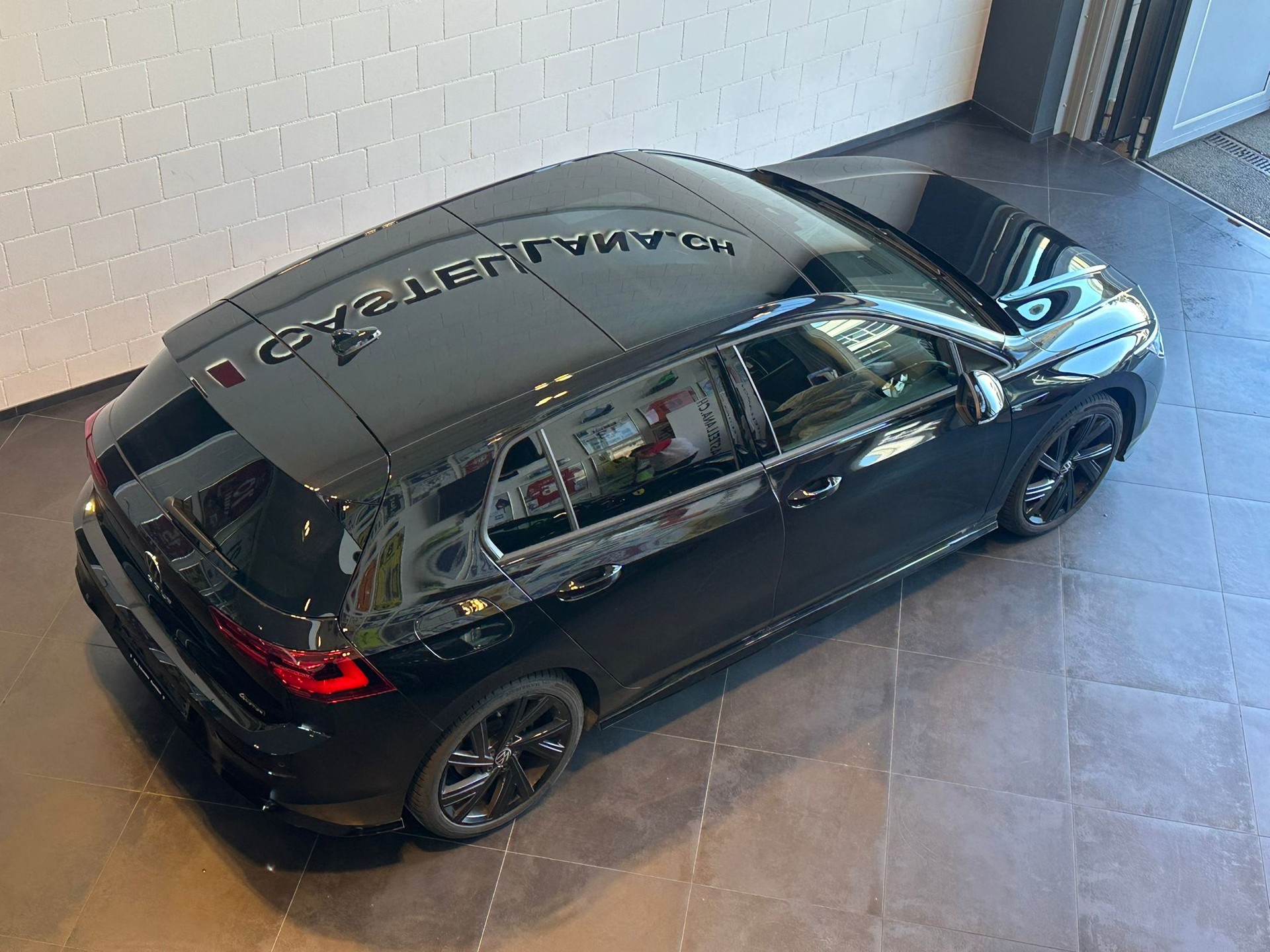 VW Golf 2.0 TSI R-Line DSG 4 Motion-image-4