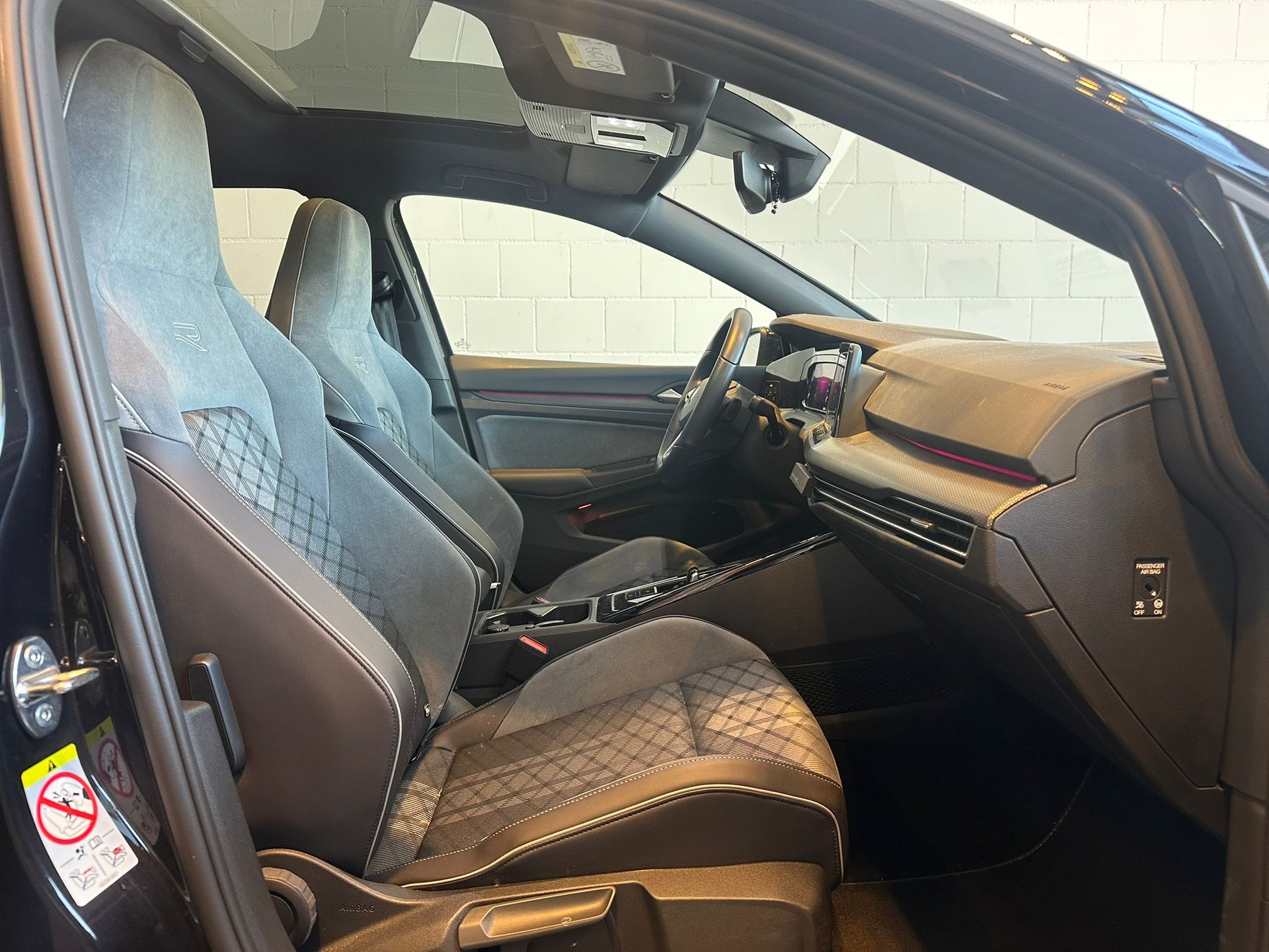 VW Golf 2.0 TSI R-Line DSG 4 Motion-image-8