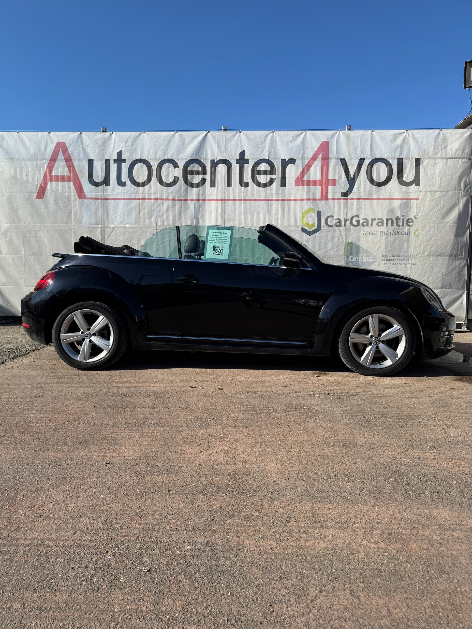 VW Beetle Cabrio 1.4 TSI Sport DSG / Einzigartige Rarität mit Top Ausstattung, hervorragendem Zustand und idealer Fahrkombination-image-0
