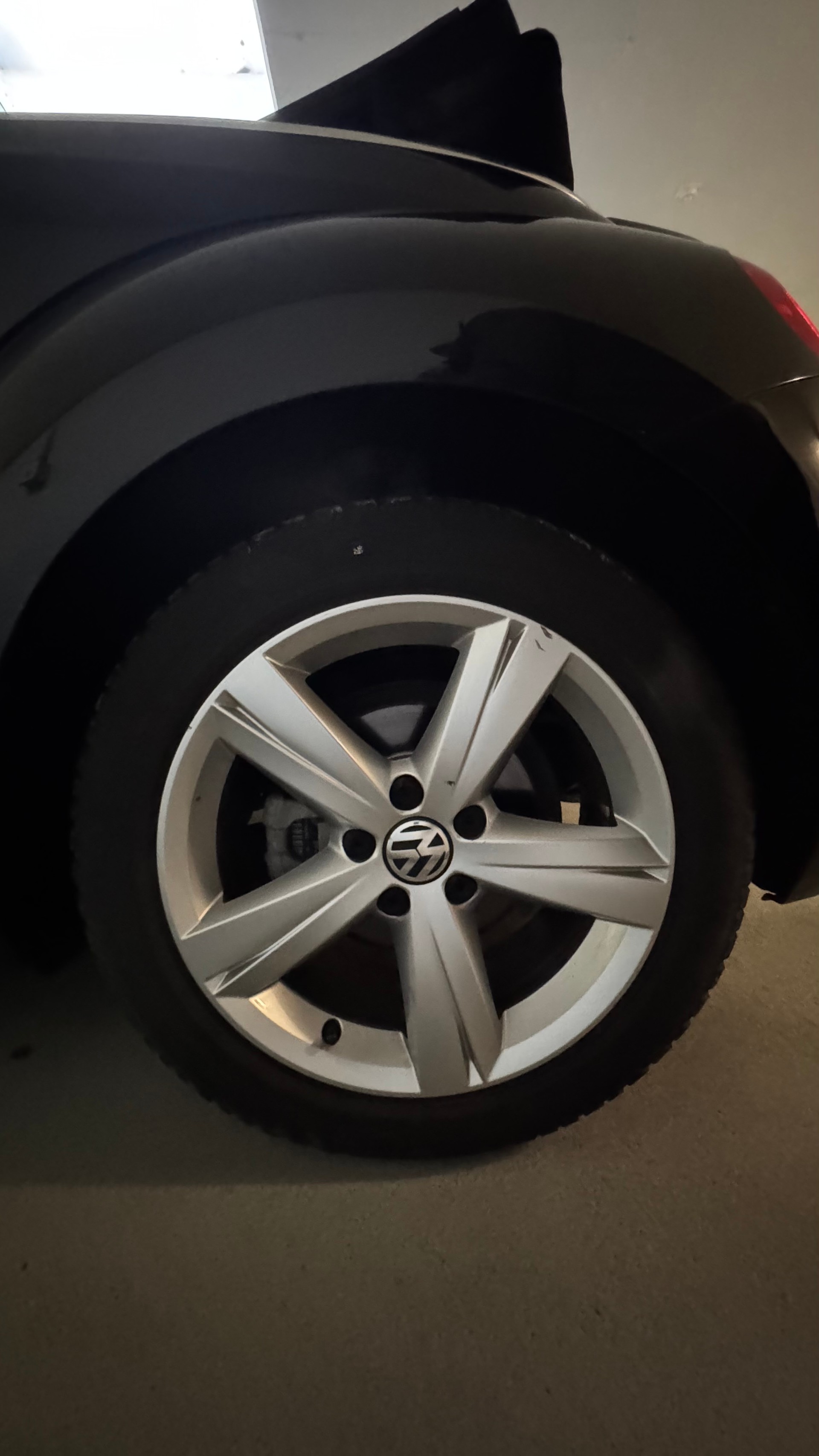 VW Beetle Cabrio 1.4 TSI Sport DSG / Einzigartige Rarität mit Top Ausstattung, hervorragendem Zustand und idealer Fahrkombination-image-13