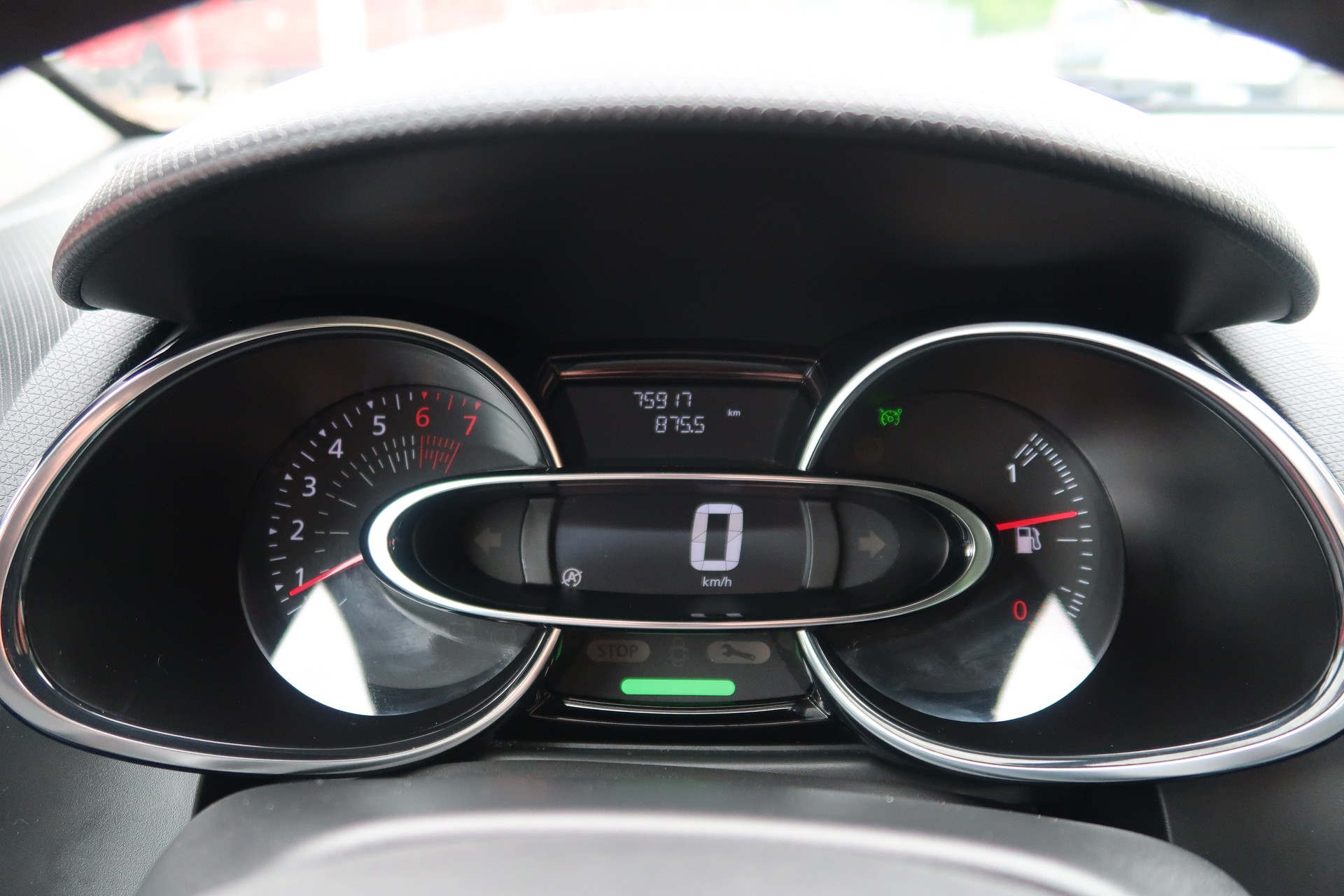 RENAULT Clio 1.2 16V T 90th Anniversary-image-13
