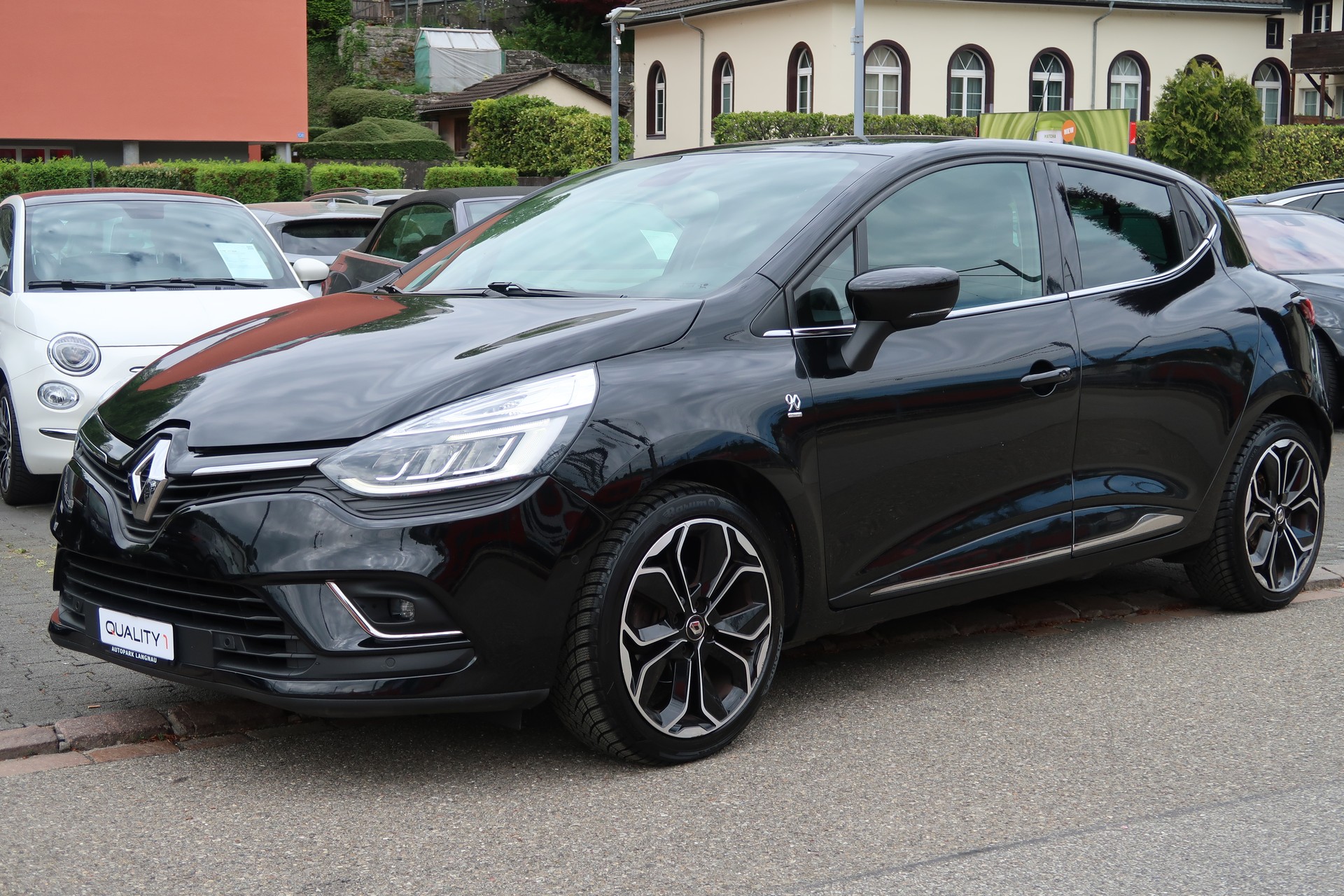 RENAULT Clio 1.2 16V T 90th Anniversary-image-0