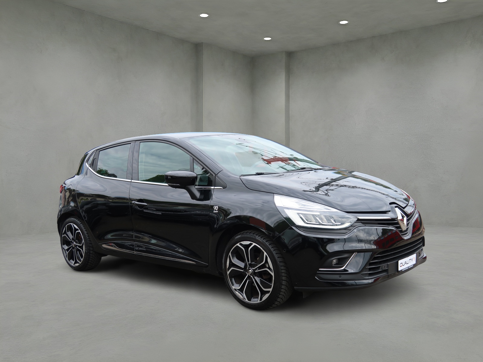 RENAULT Clio 1.2 16V T 90th Anniversary-image-2