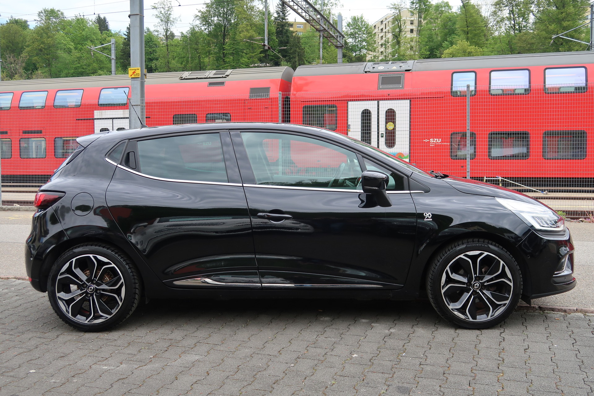 RENAULT Clio 1.2 16V T 90th Anniversary-image-3