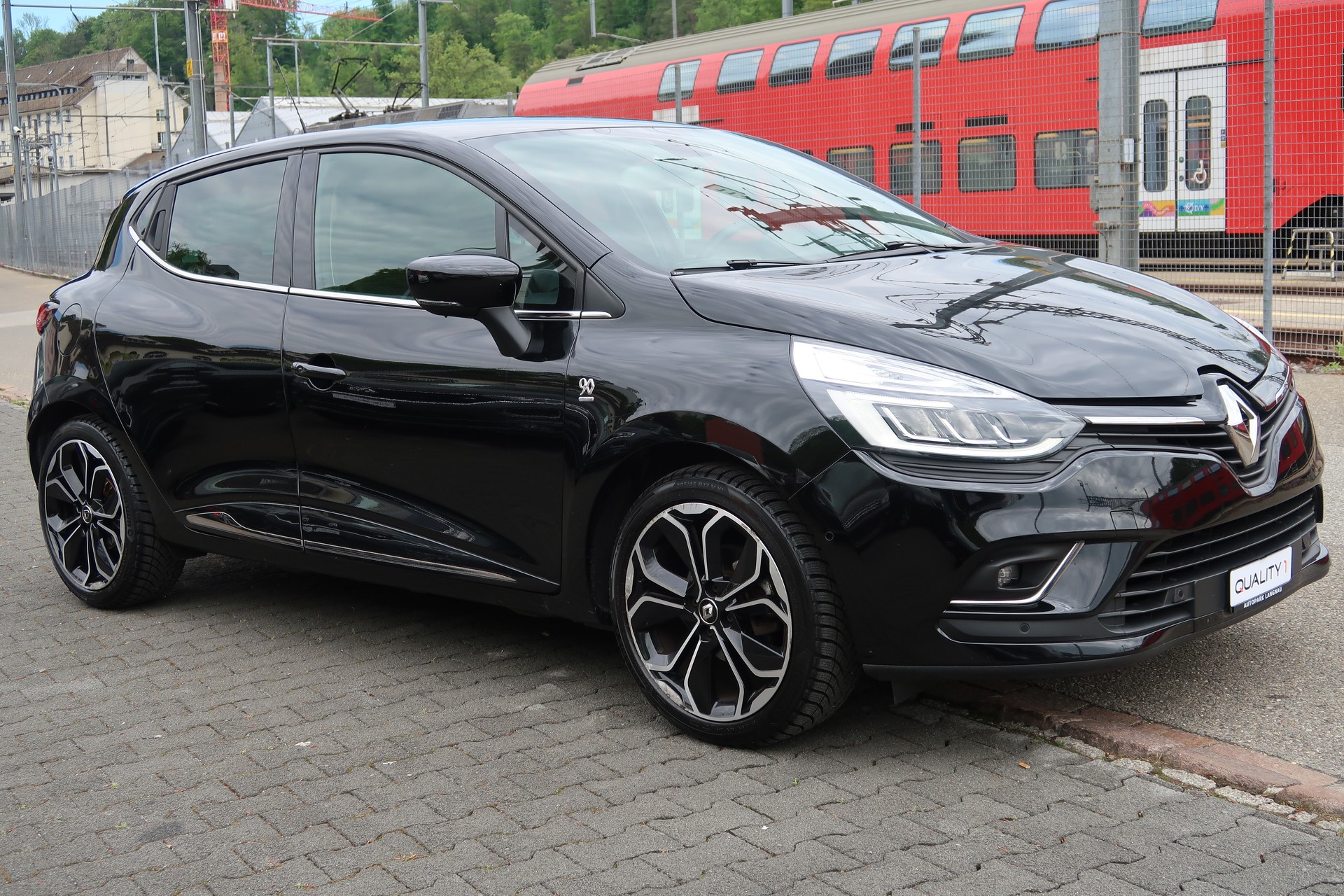 RENAULT Clio 1.2 16V T 90th Anniversary-image-2