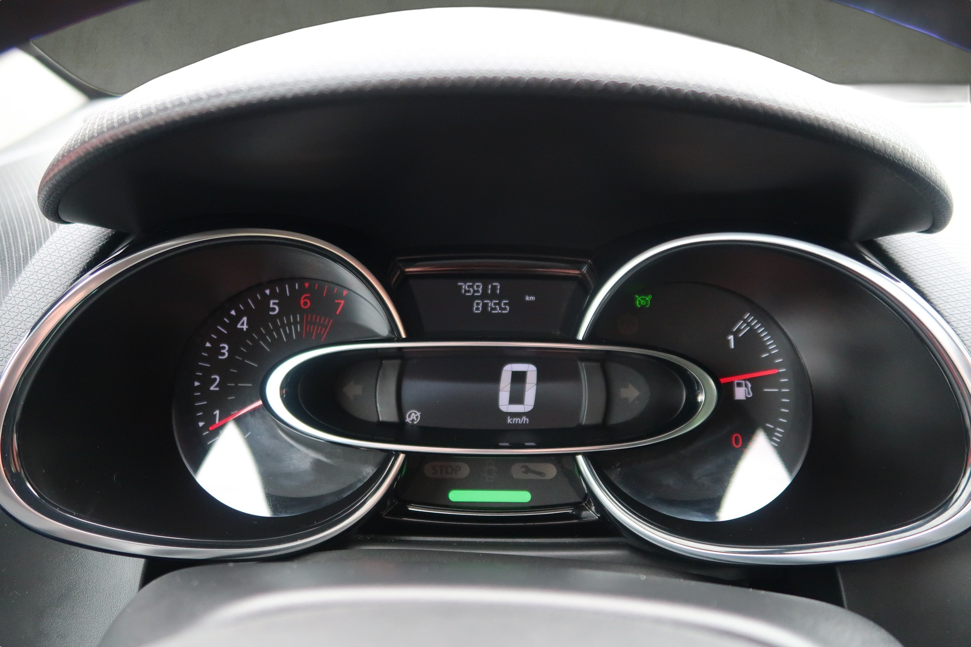 RENAULT Clio 1.2 16V T 90th Anniversary-image-13