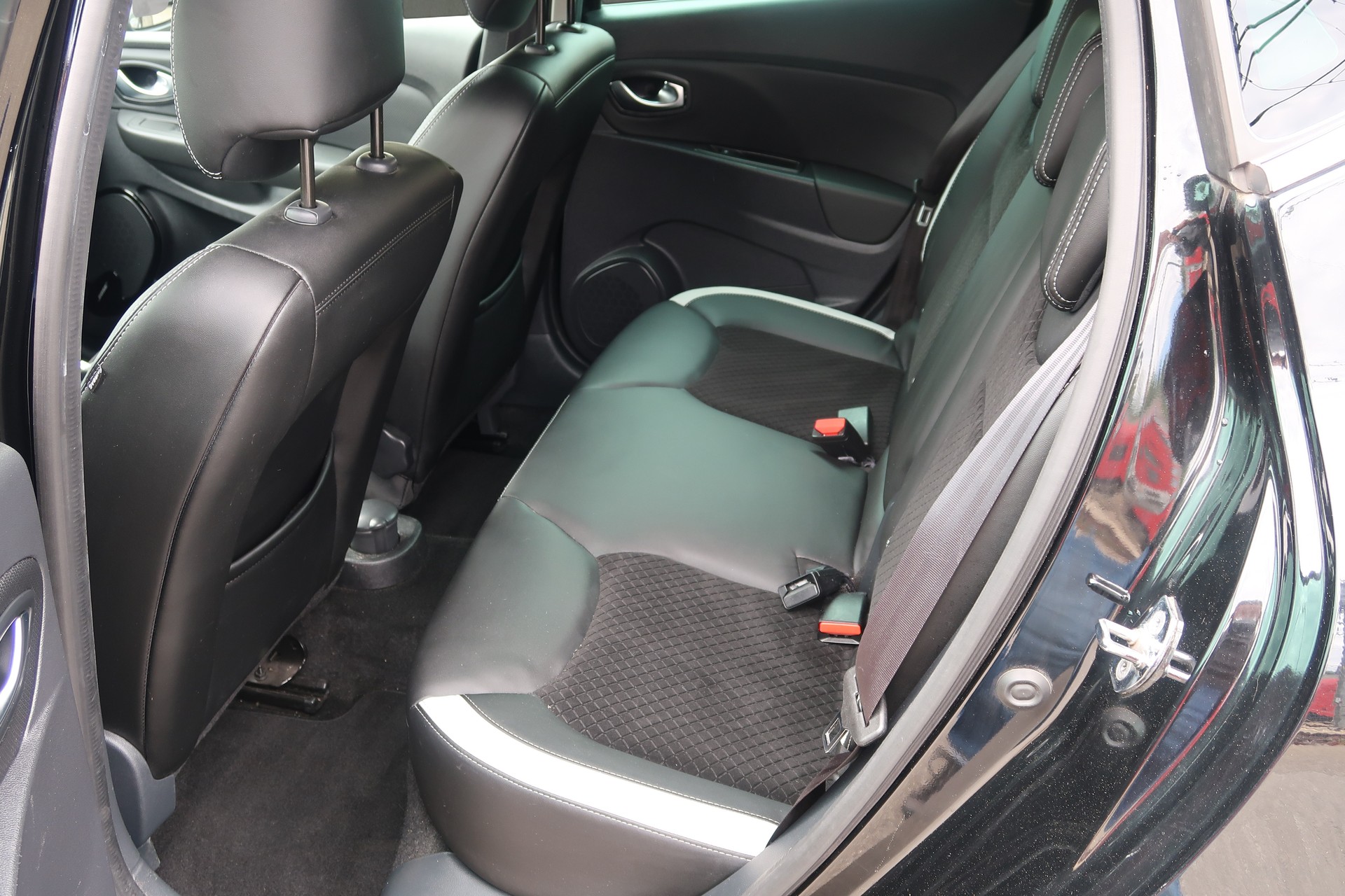 RENAULT Clio 1.2 16V T 90th Anniversary-image-18