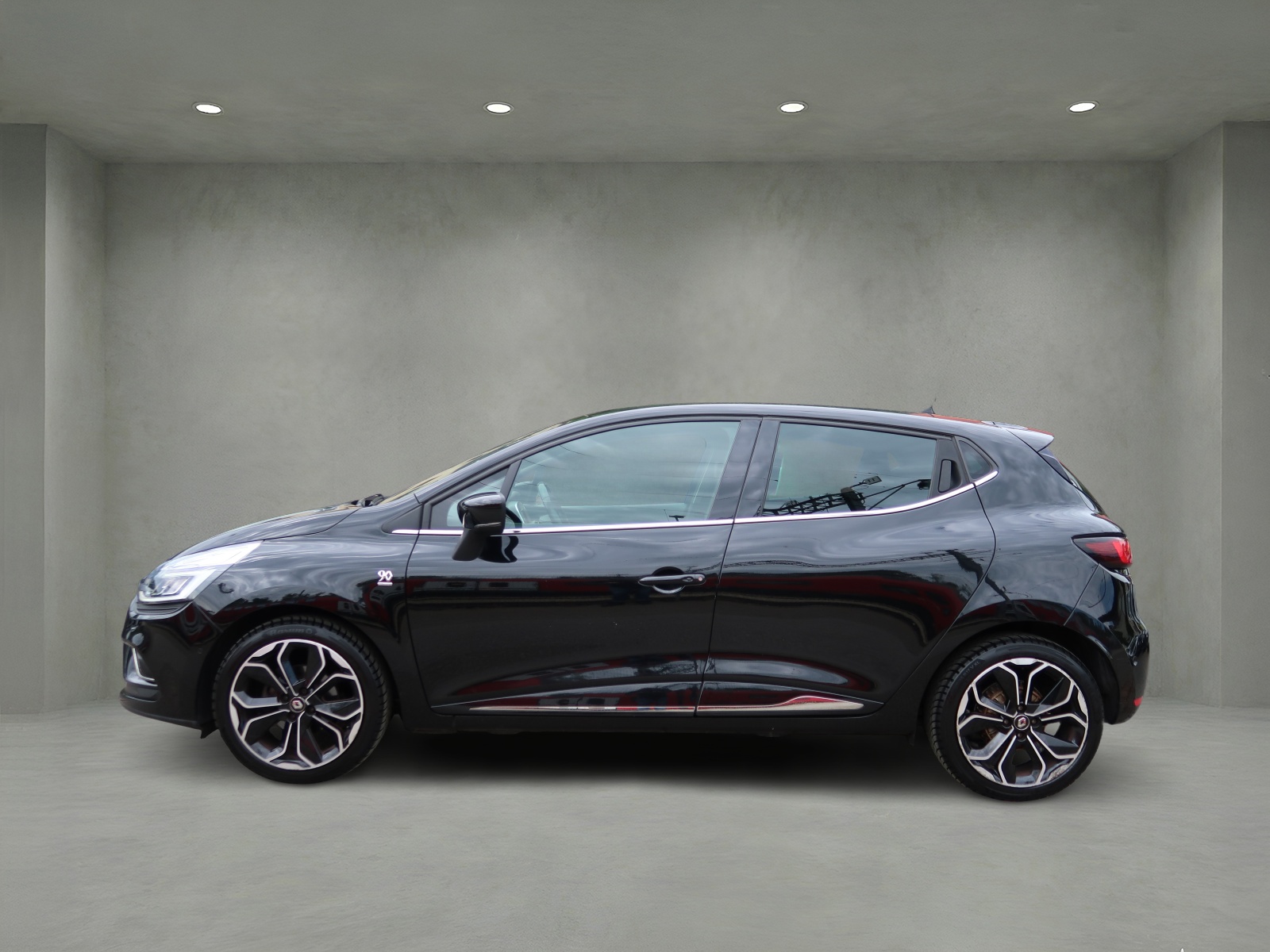 RENAULT Clio 1.2 16V T 90th Anniversary-image-7