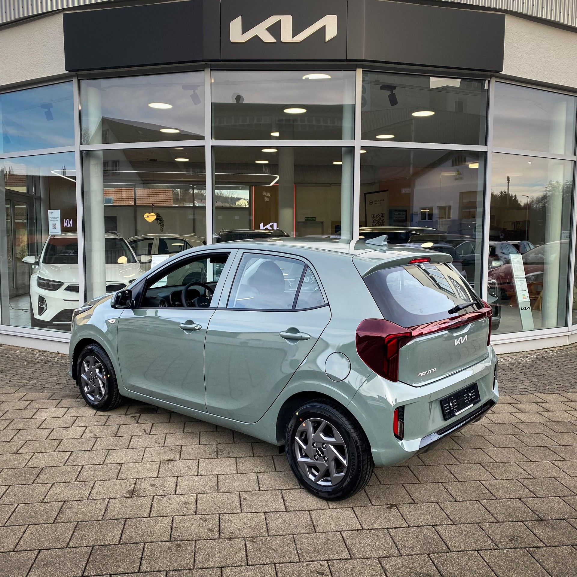 KIA Picanto 1.0 GDi First Edition-image-1