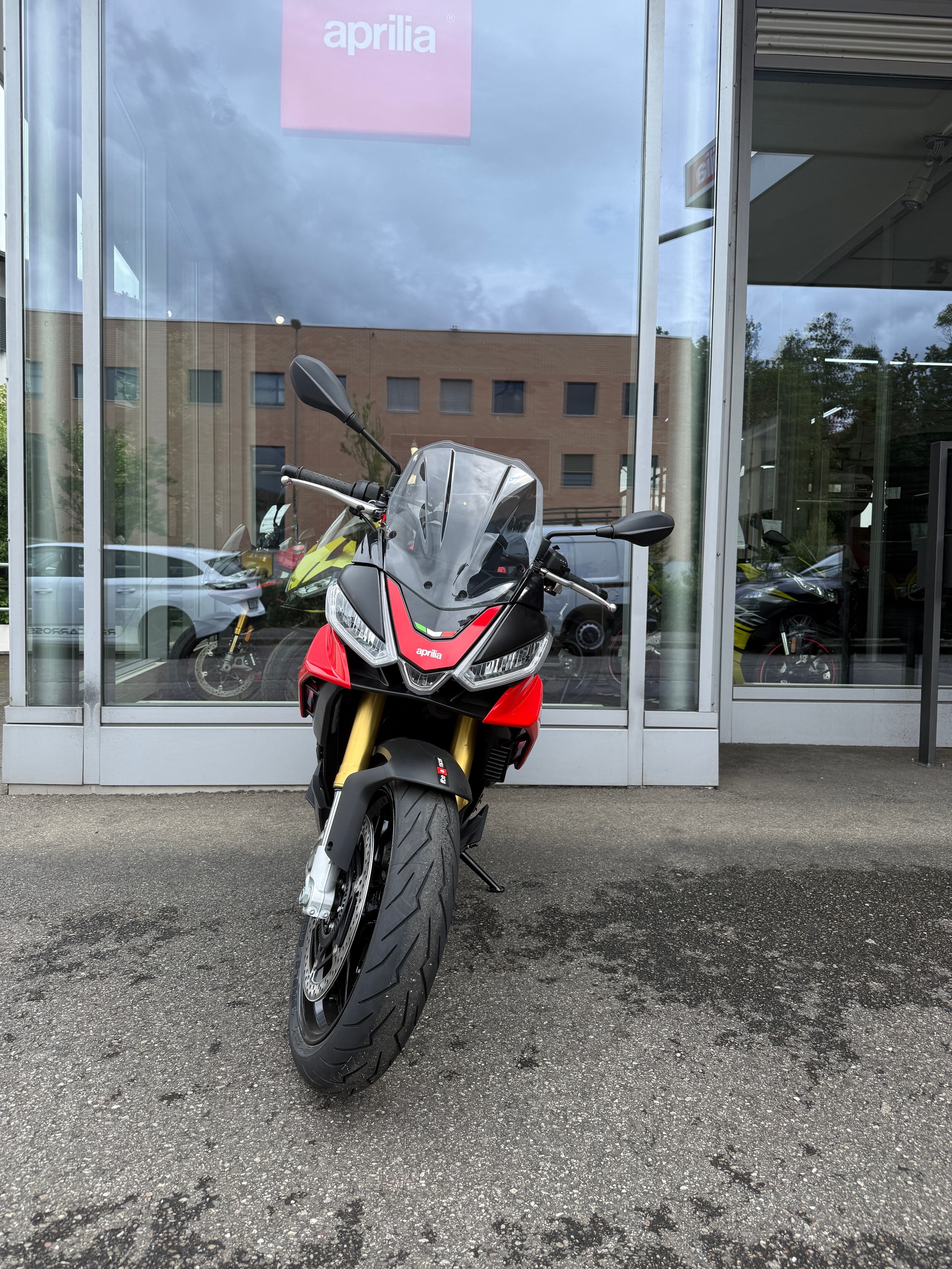 APRILIA Tuono V4 1100-image-4