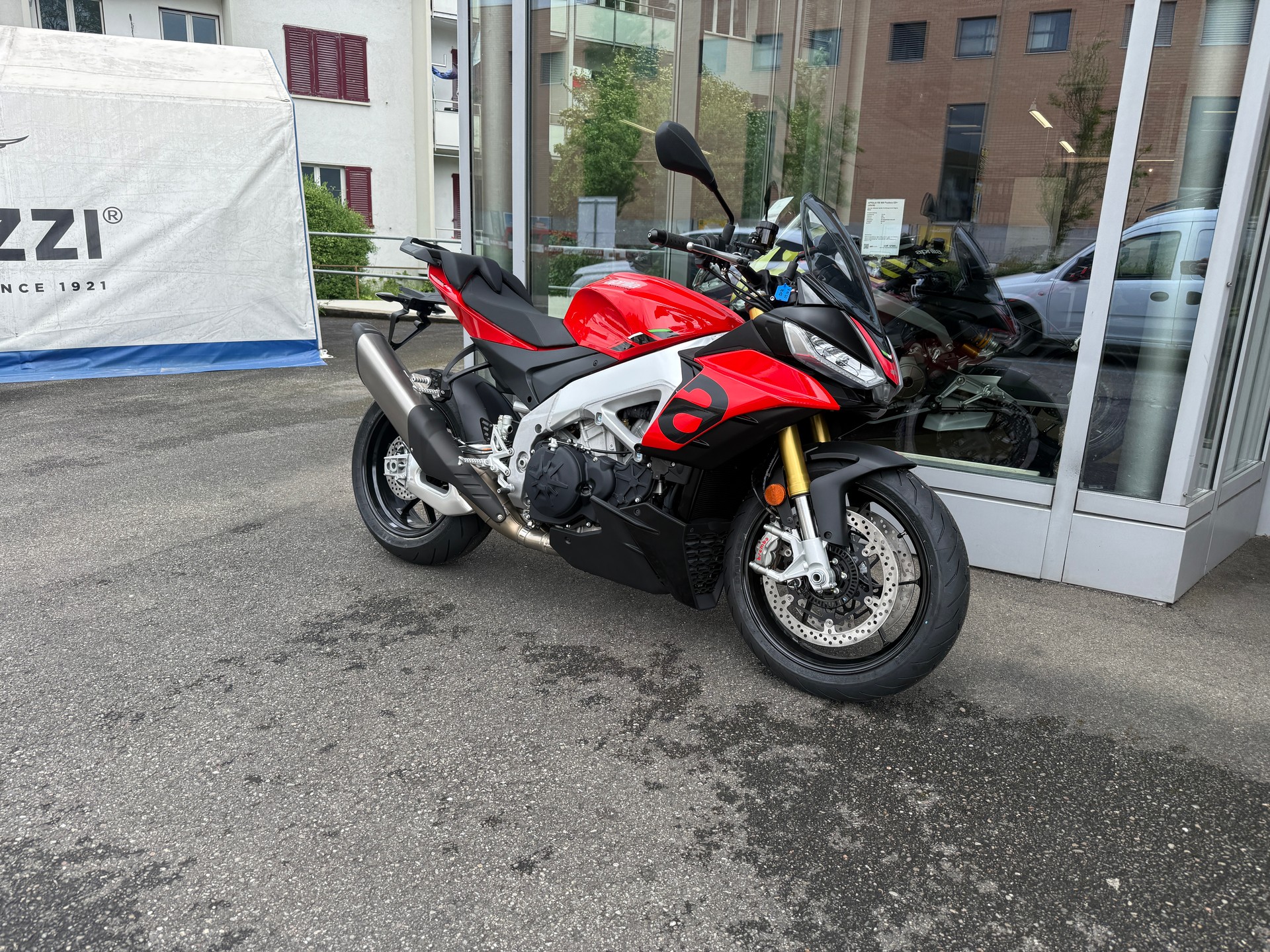 APRILIA Tuono V4 1100