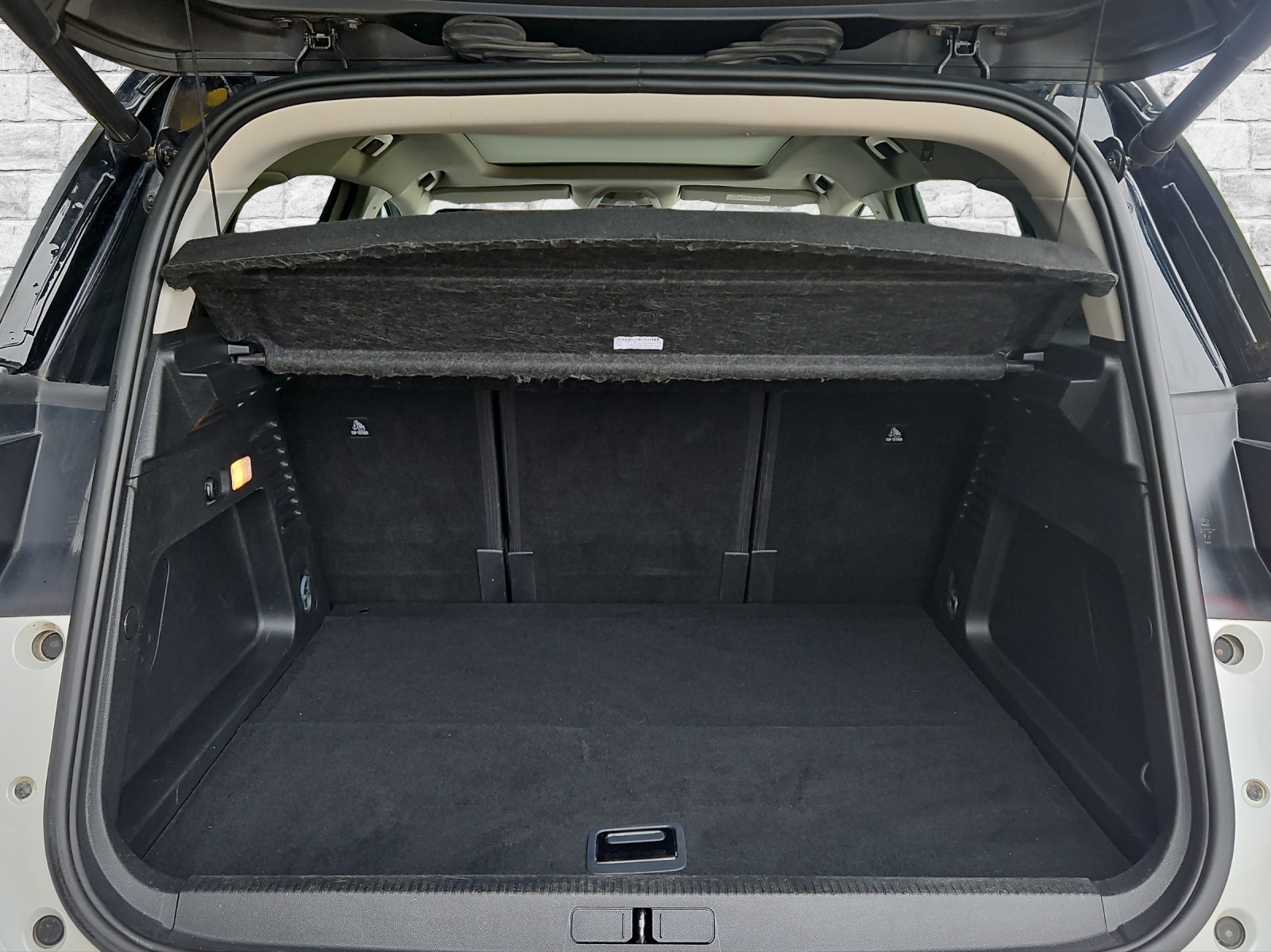 CITROEN C5 Aircross 1.6 Plug-in Hybrid Shine-image-8