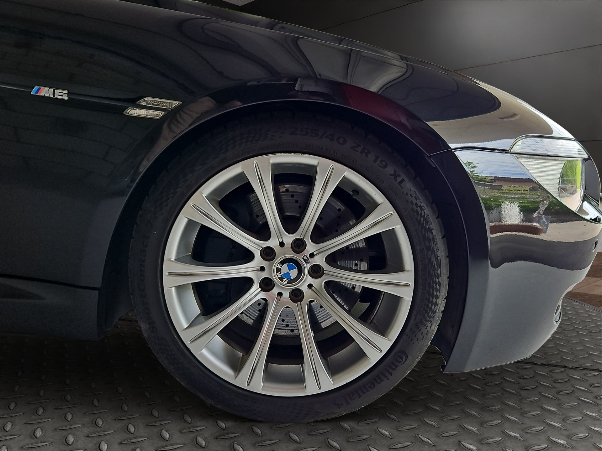 BMW M6-image-9