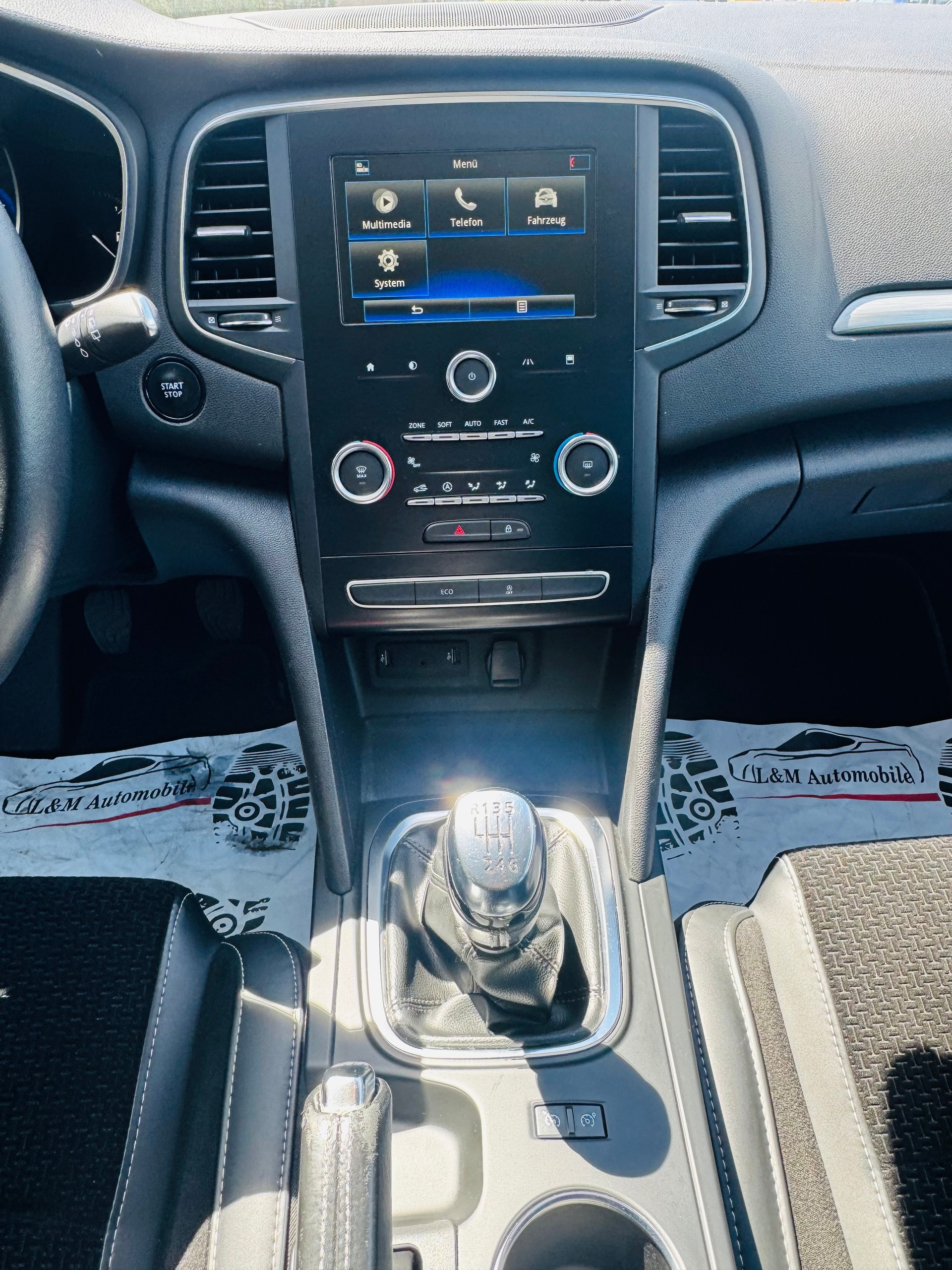 RENAULT Mégane Grandtour 1.3 16V Turbo GT Line-image-9