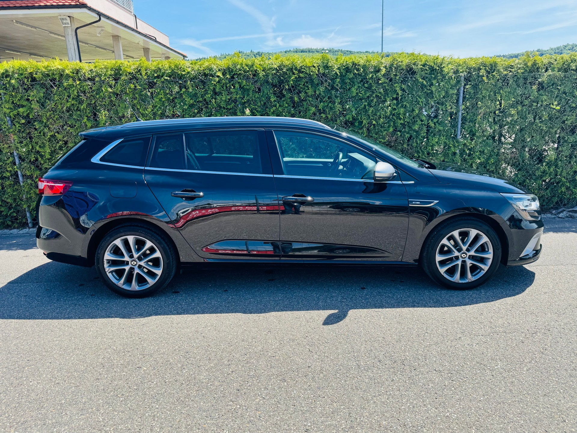 RENAULT Mégane Grandtour 1.3 16V Turbo GT Line-image-6