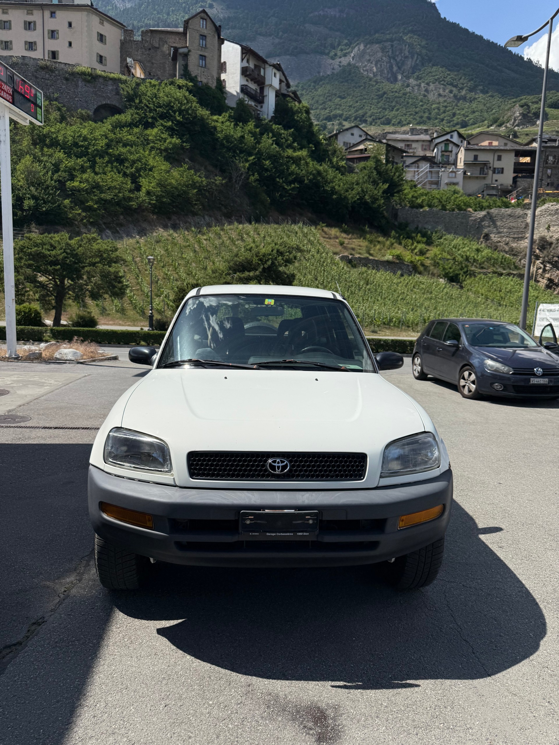 TOYOTA RAV-4 GX-image-2
