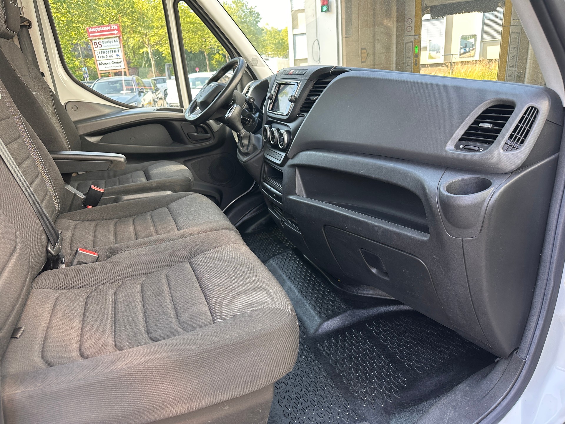 IVECO 35 S 16-image-11