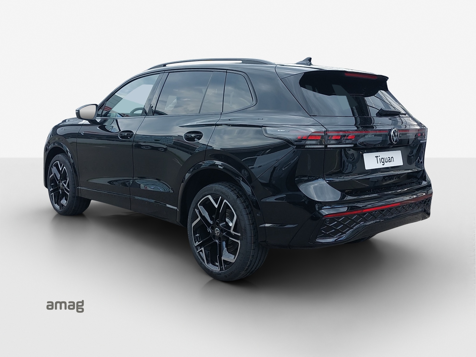 VW Tiguan 2.0 TSI DSG R-Line Plus 4Motion-image-2
