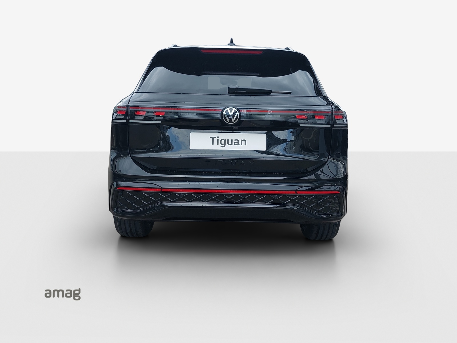 VW Tiguan 2.0 TSI DSG R-Line Plus 4Motion-image-3
