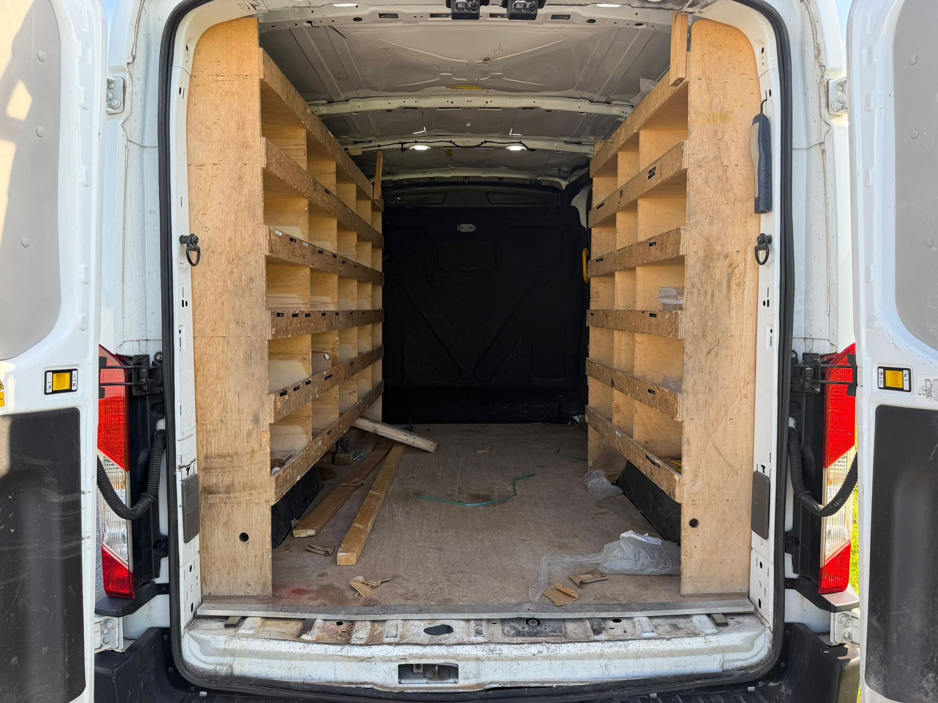 FORD Transit Van 350 L2 Trail 2.0 TDCi 170 4WD-image-14