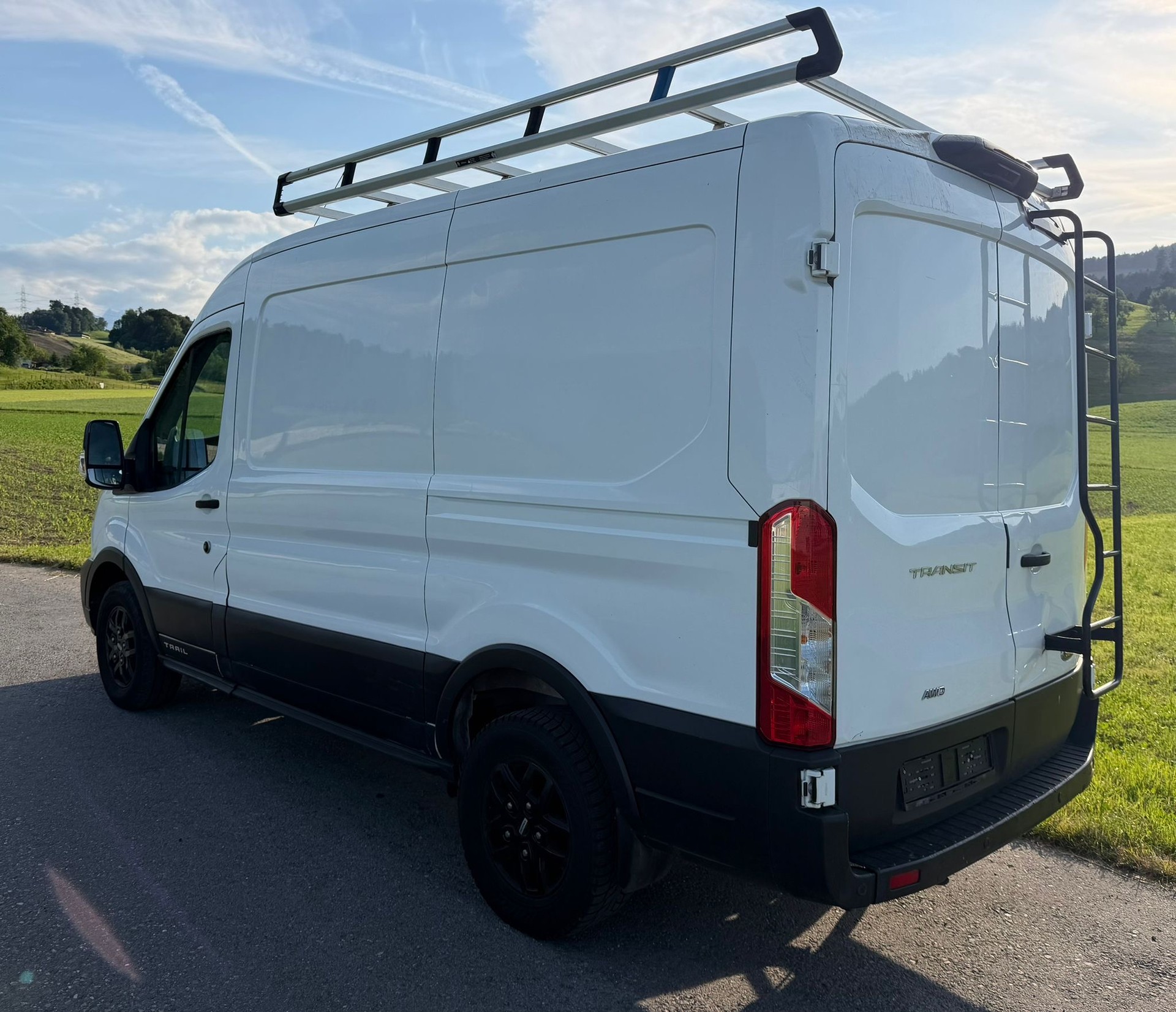 FORD Transit Van 350 L2 Trail 2.0 TDCi 170 4WD-image-3