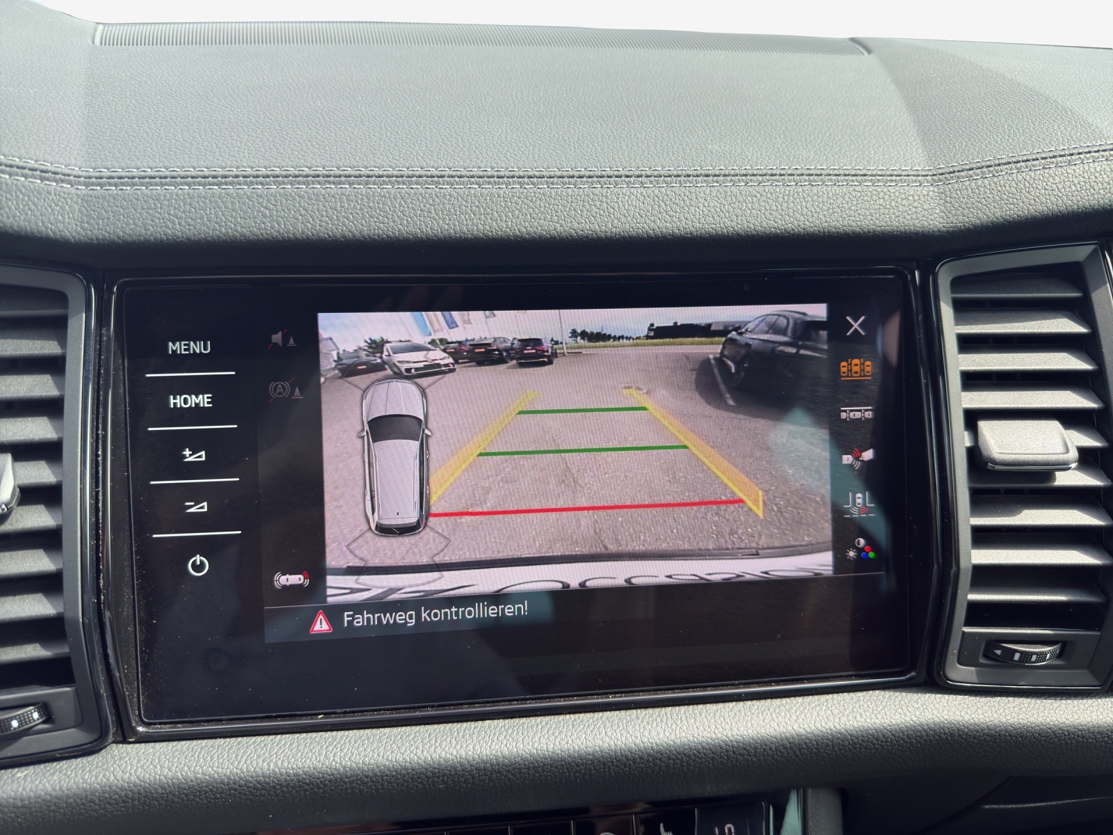 SKODA Kodiaq 2.0 TSI 4x4 SportLine-image-14