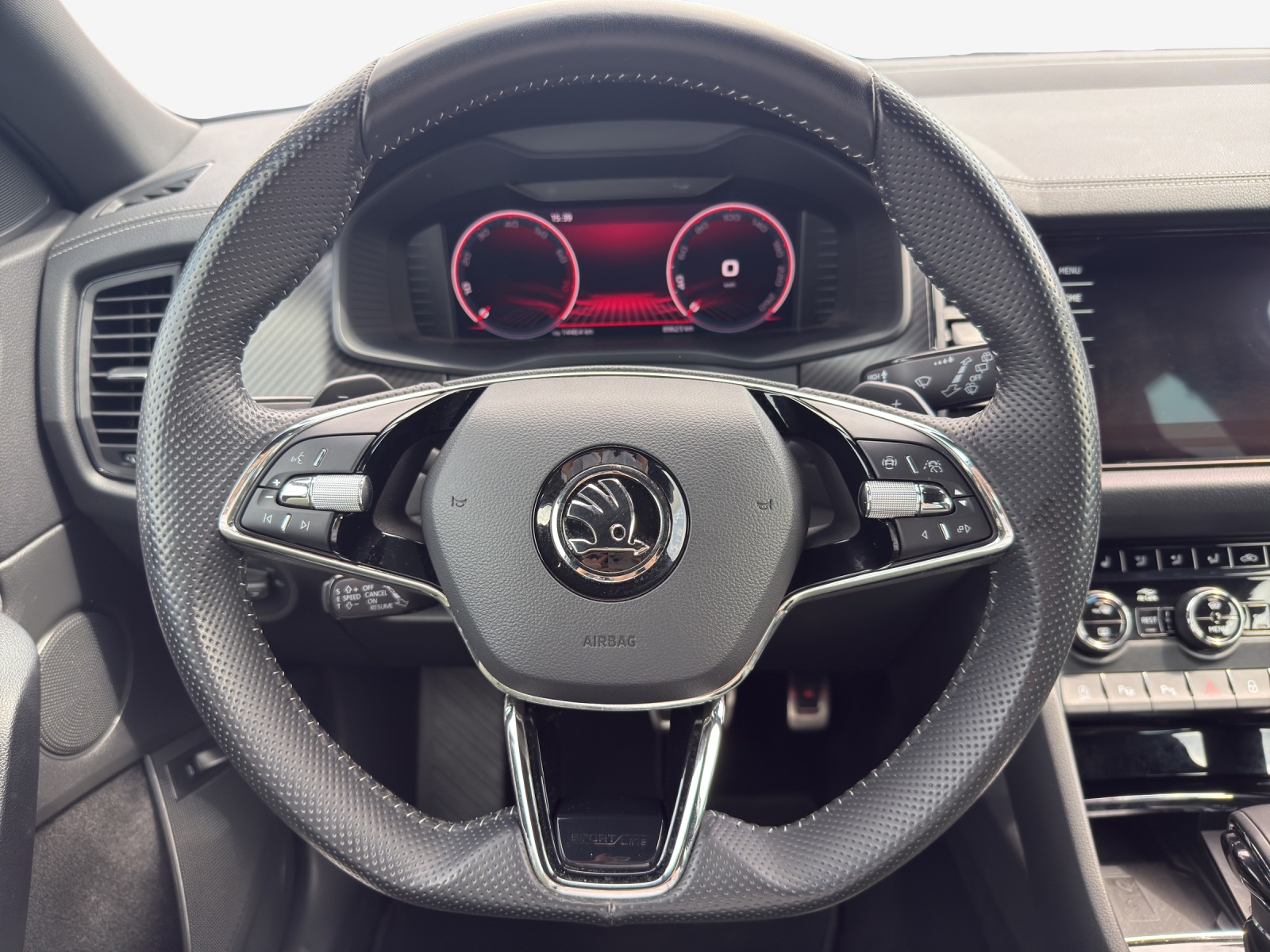SKODA Kodiaq 2.0 TSI 4x4 SportLine-image-9