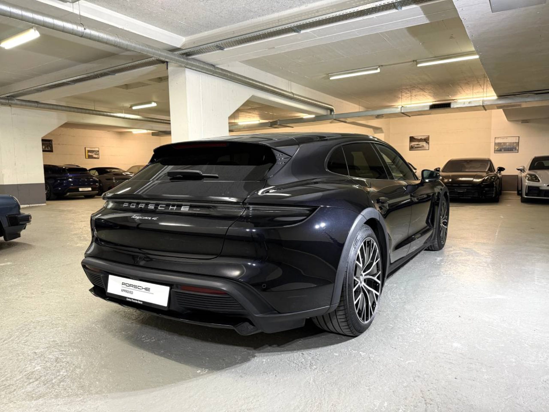 PORSCHE Taycan 4 Cross Turismo (MY22)-image-6