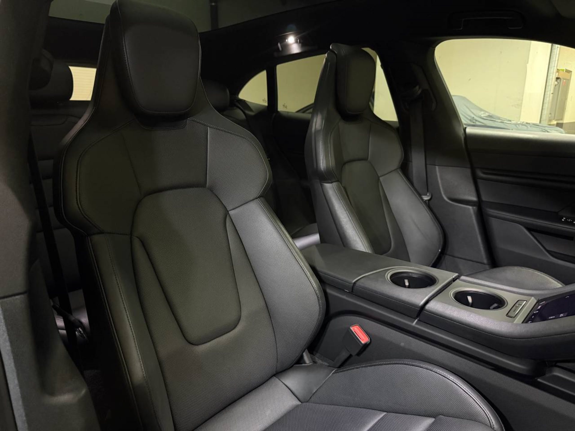 PORSCHE Taycan 4 Cross Turismo (MY22)-image-16