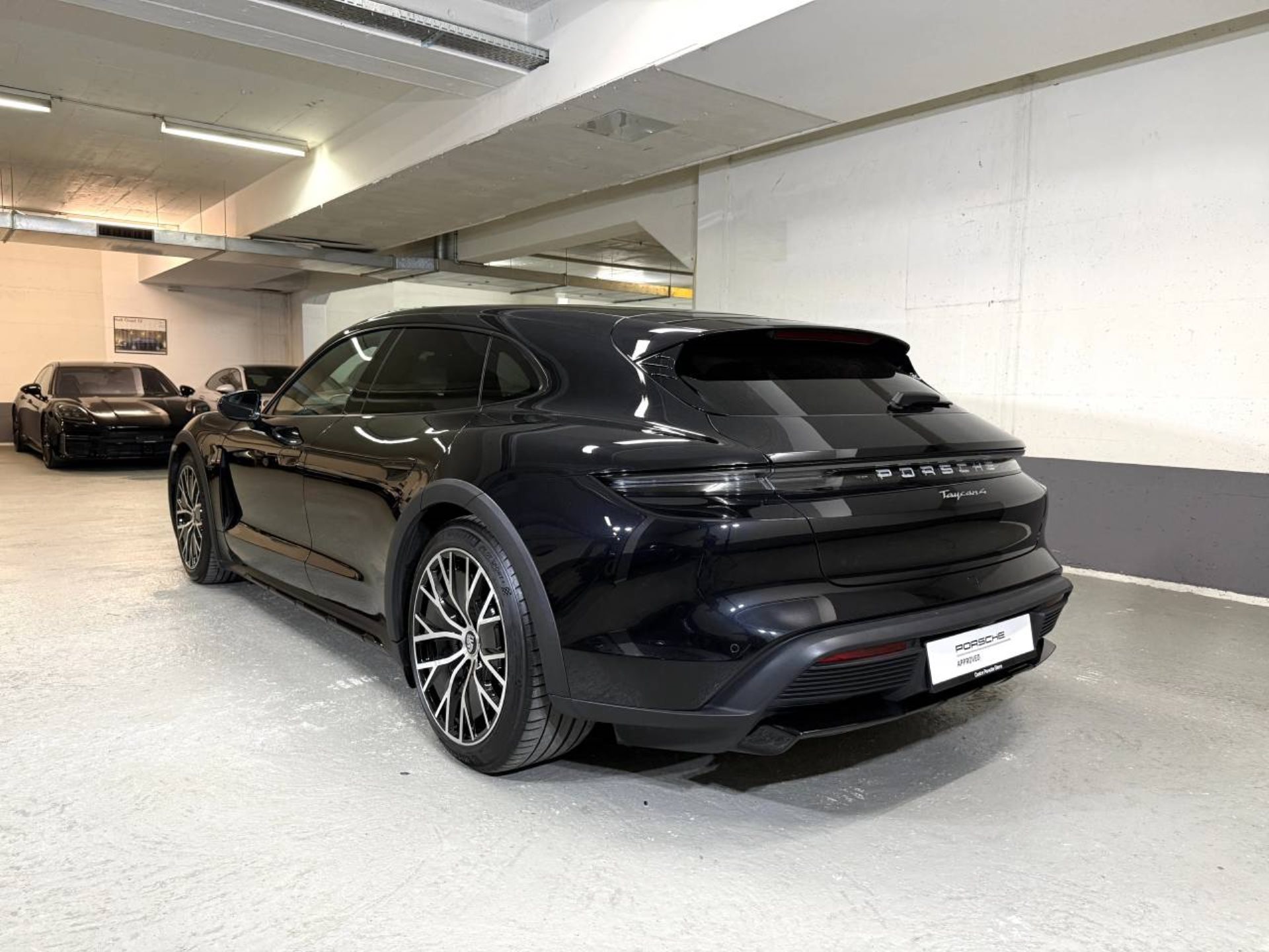PORSCHE Taycan 4 Cross Turismo (MY22)-image-2