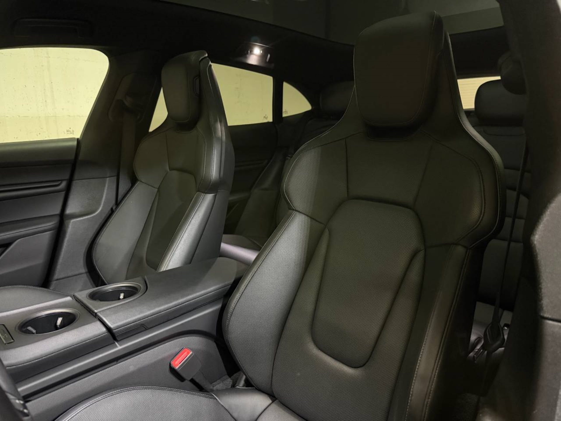 PORSCHE Taycan 4 Cross Turismo (MY22)-image-4