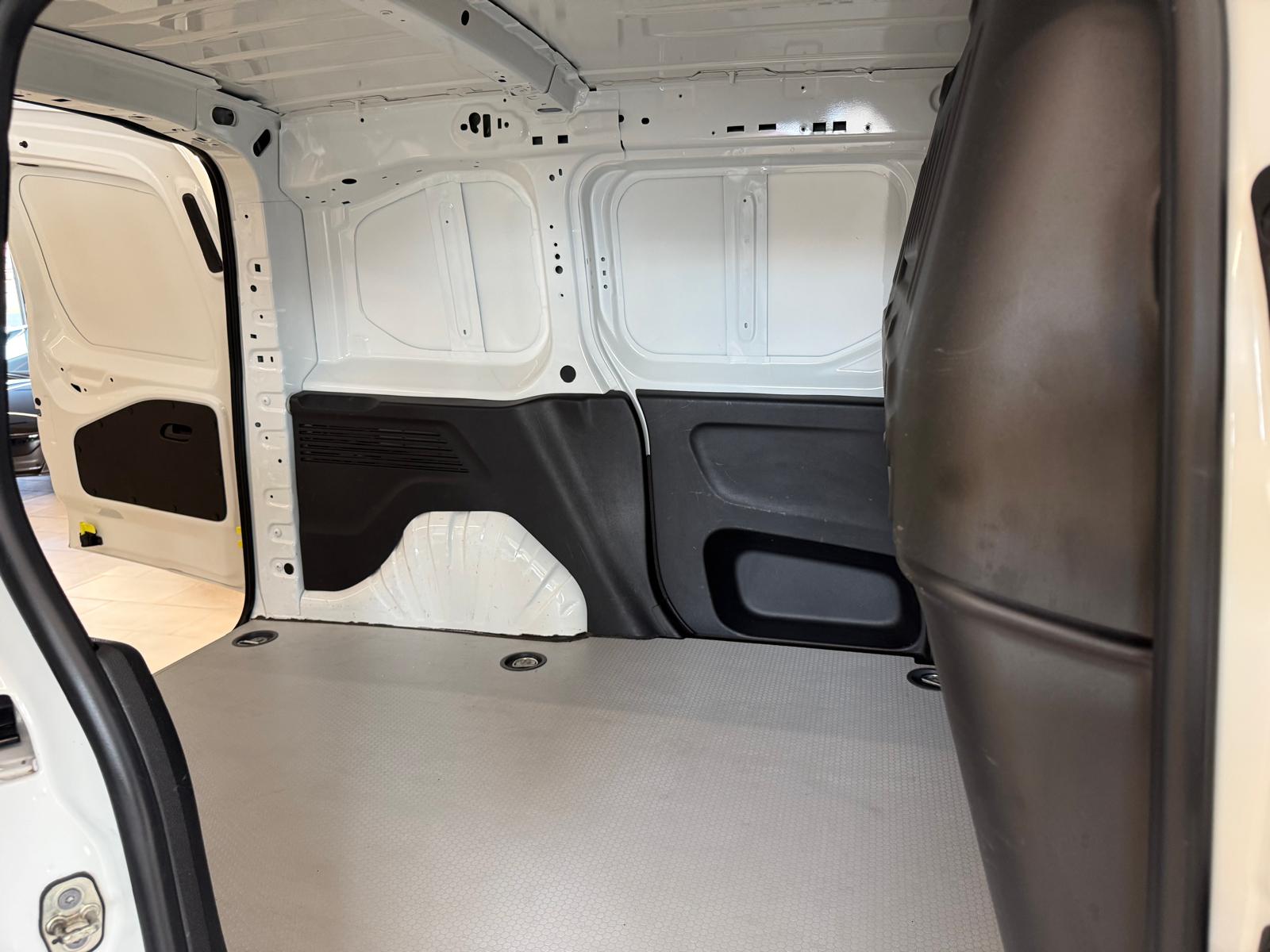 PEUGEOT Partner 1.2 Pure Tech s/s Pro 650kg-image-7