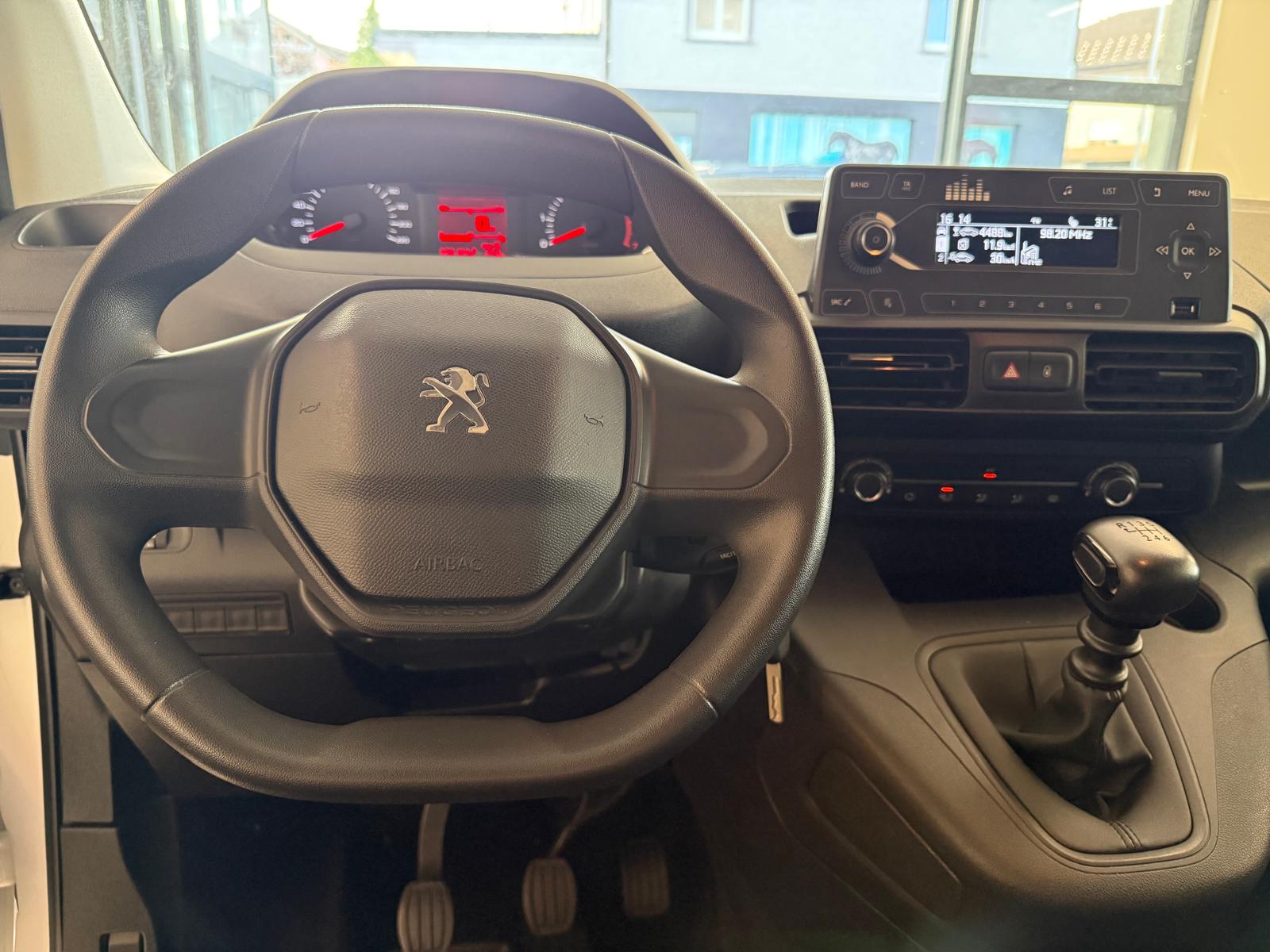 PEUGEOT Partner 1.2 Pure Tech s/s Pro 650kg-image-13