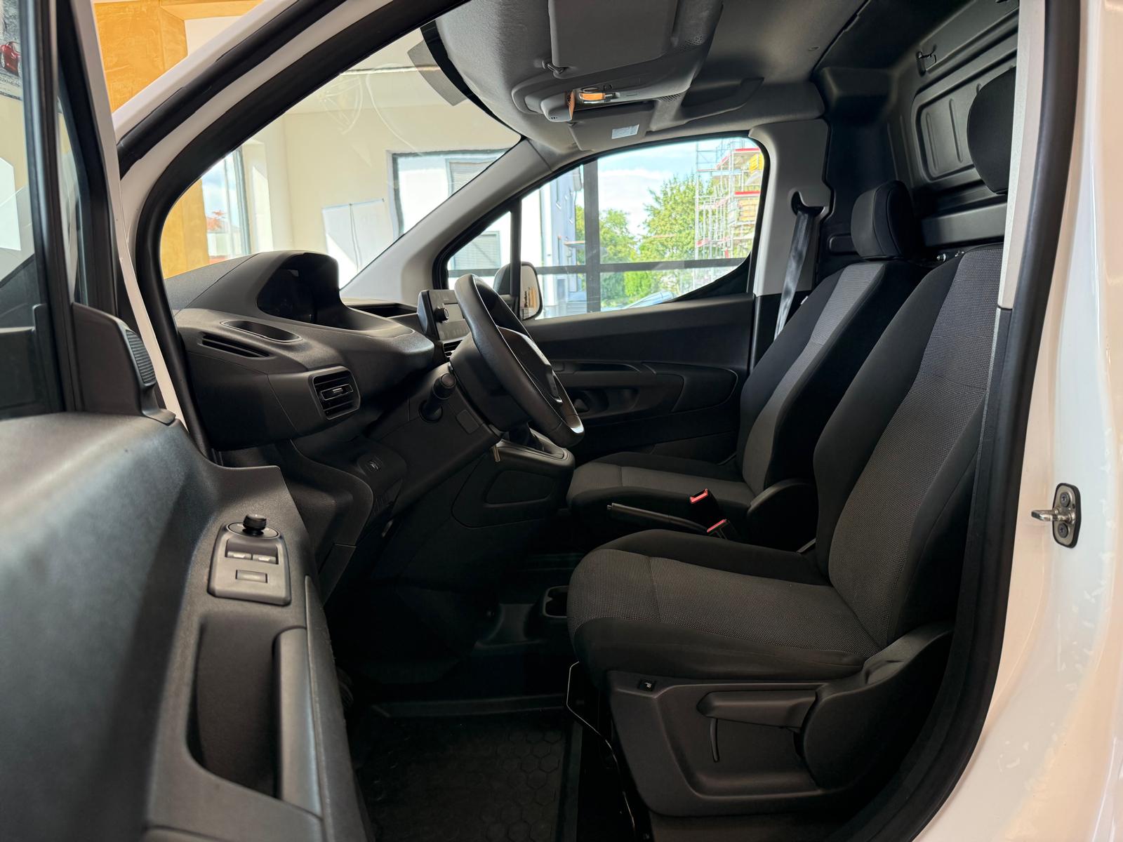 PEUGEOT Partner 1.2 Pure Tech s/s Pro 650kg-image-11