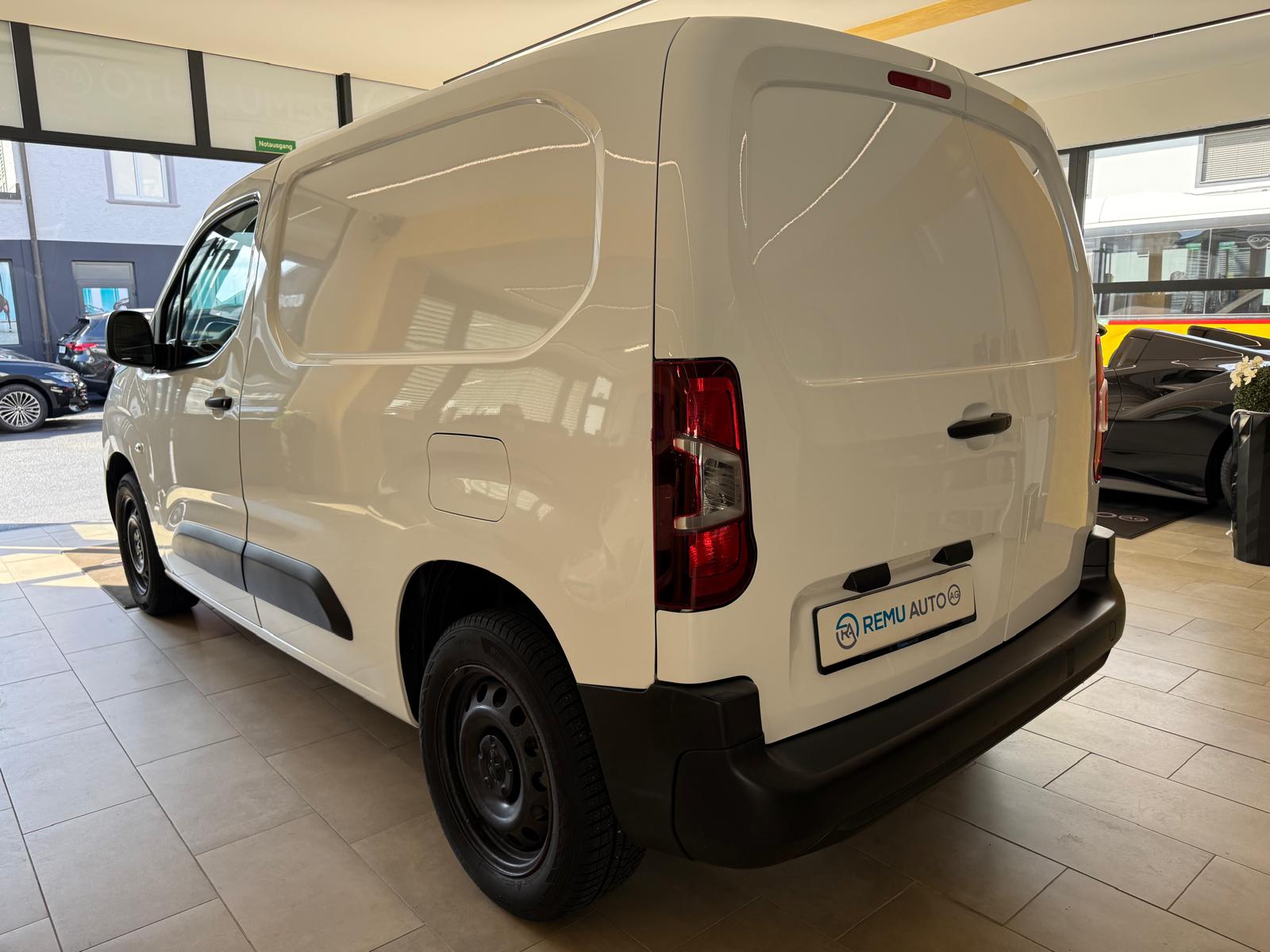 PEUGEOT Partner 1.2 Pure Tech s/s Pro 650kg-image-5
