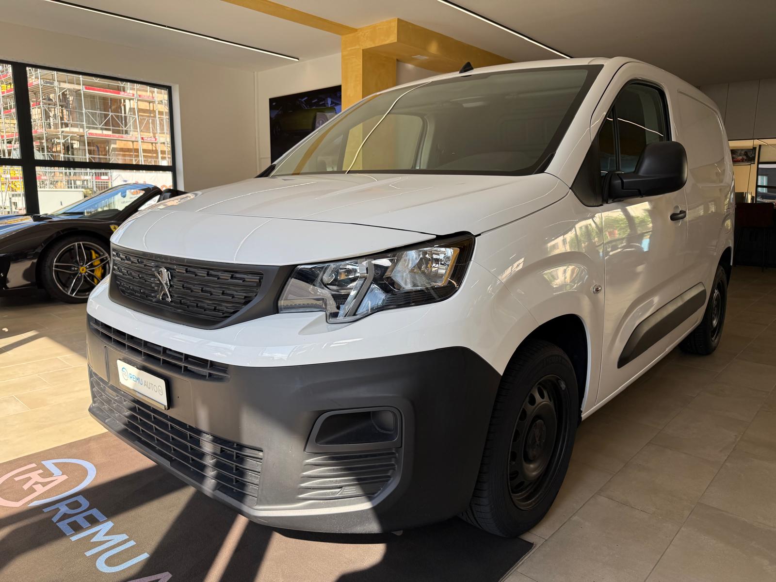 PEUGEOT Partner 1.2 Pure Tech s/s Pro 650kg-image-8